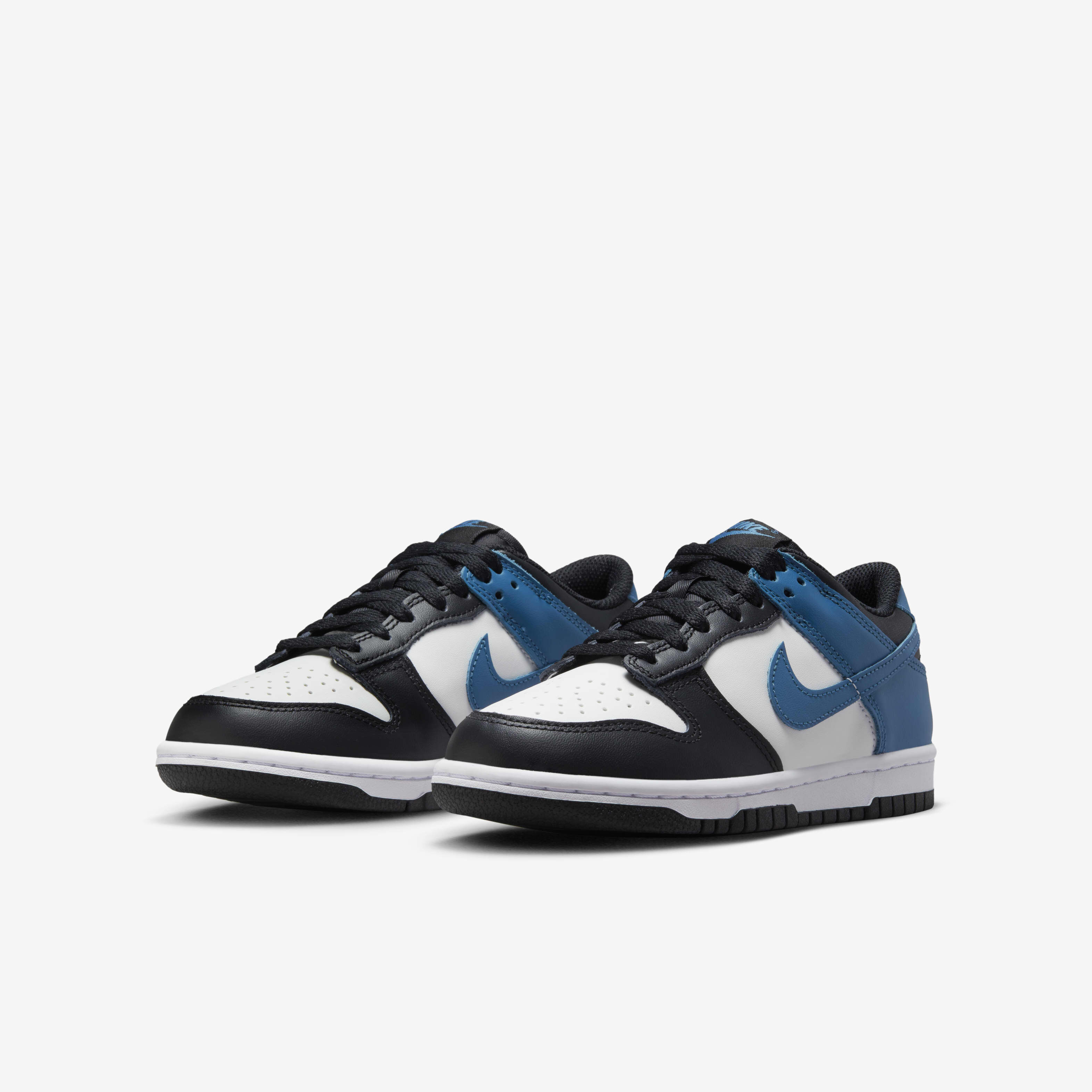 Nike Dunk Low image number 4