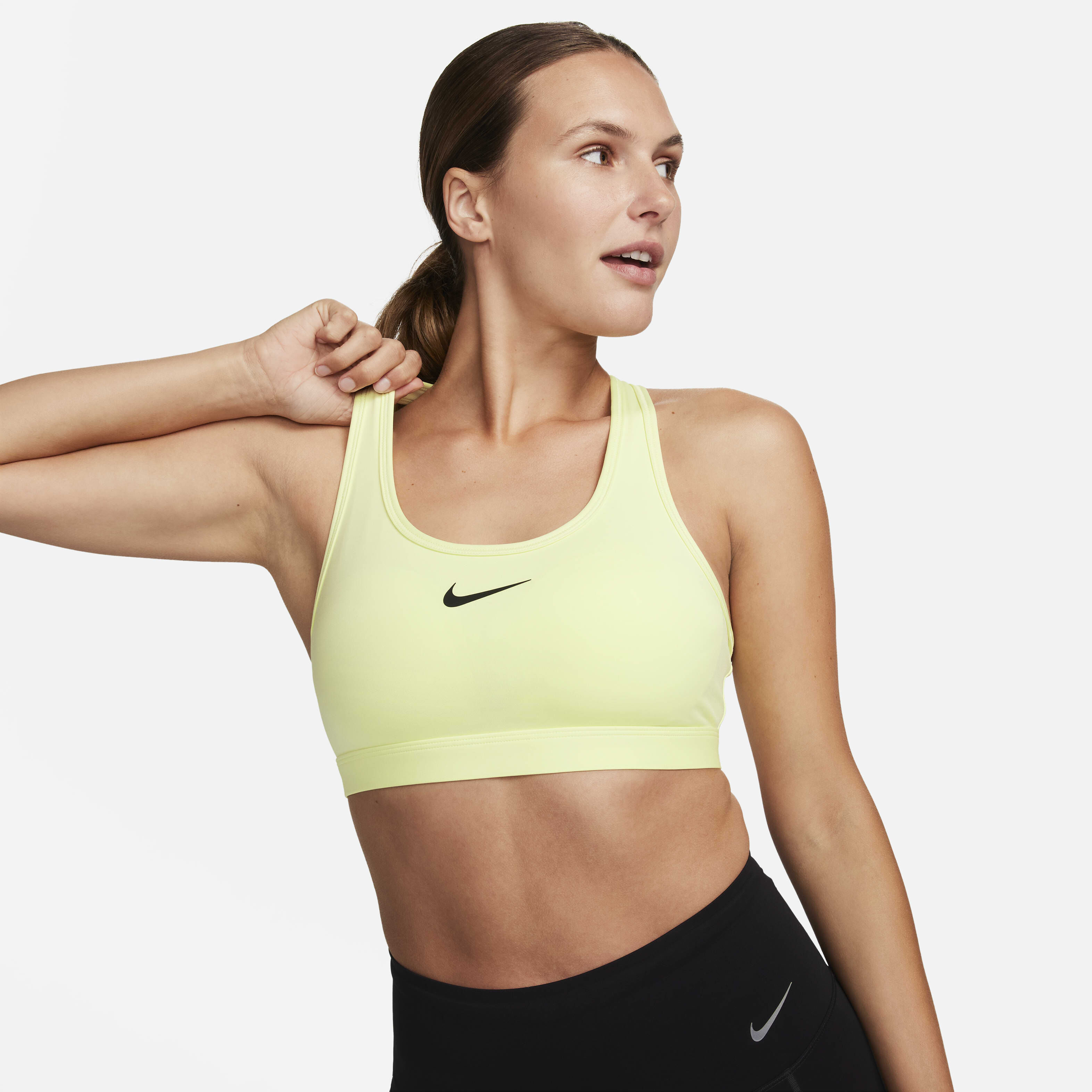 Nike Swoosh Medium-Support image number 1