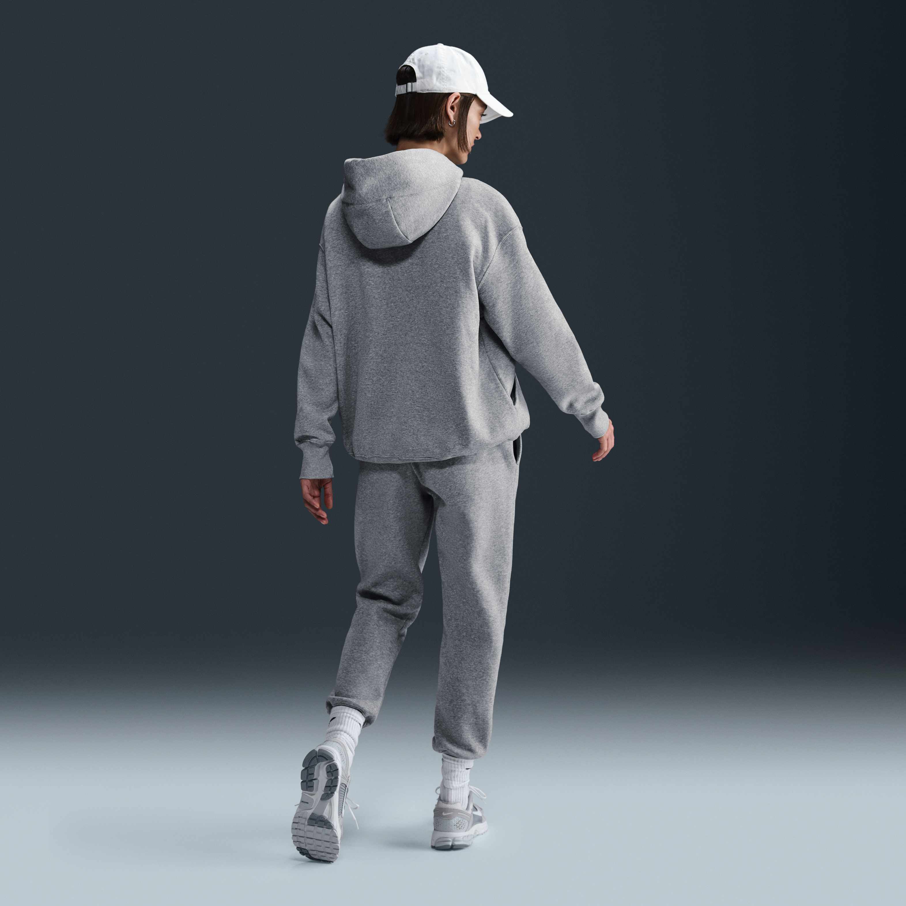 نايكي سبورتسوير فينيكس فليس image number 4