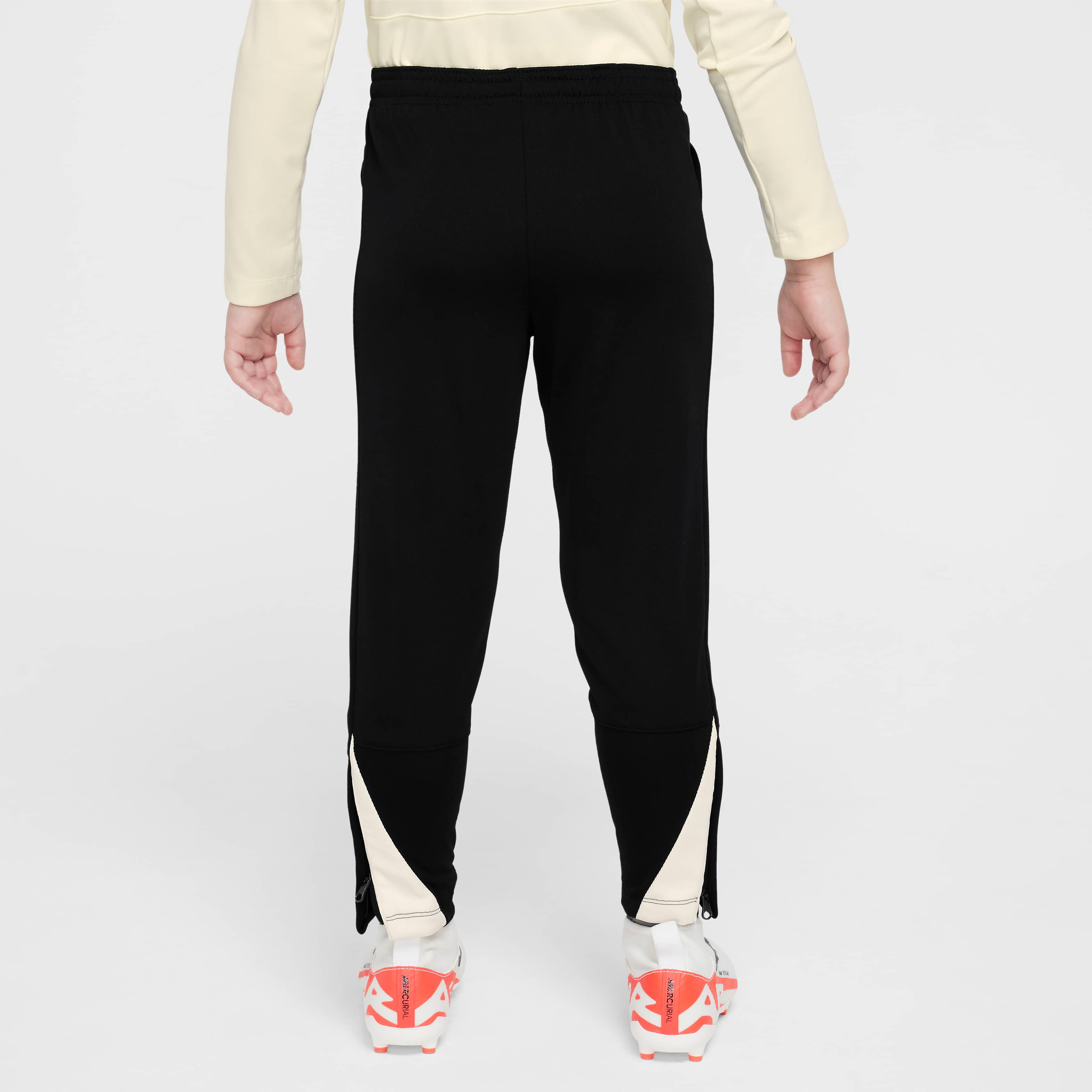 Liverpool F.C. Academy Pro Special Edition image number 1