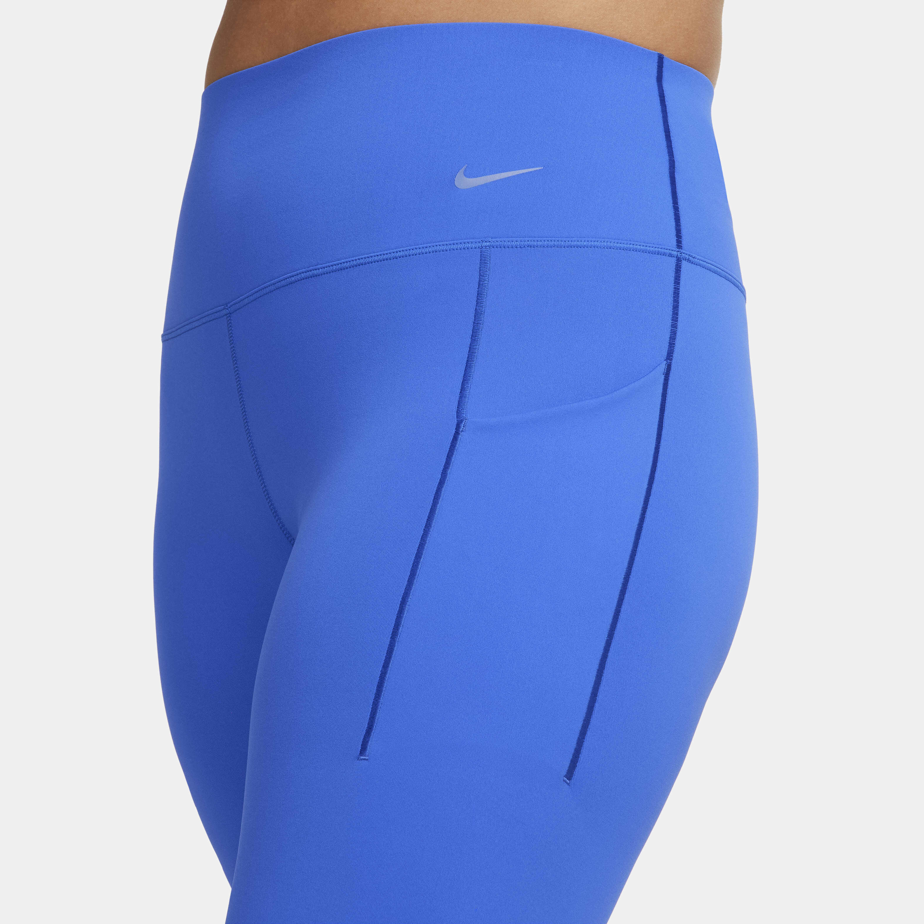 نايكي يونيفيرسا image number 3