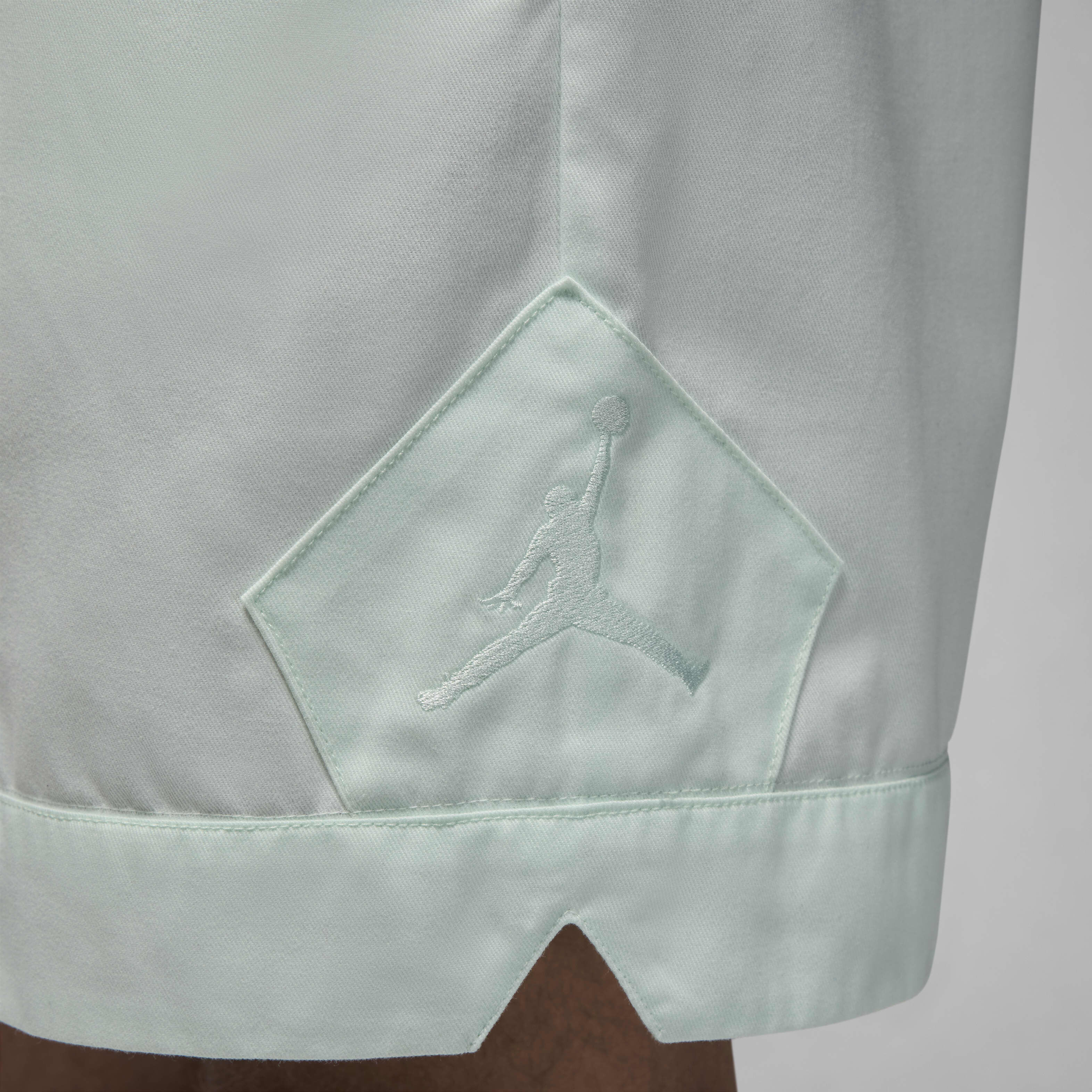 Jordan Essentials image number 4