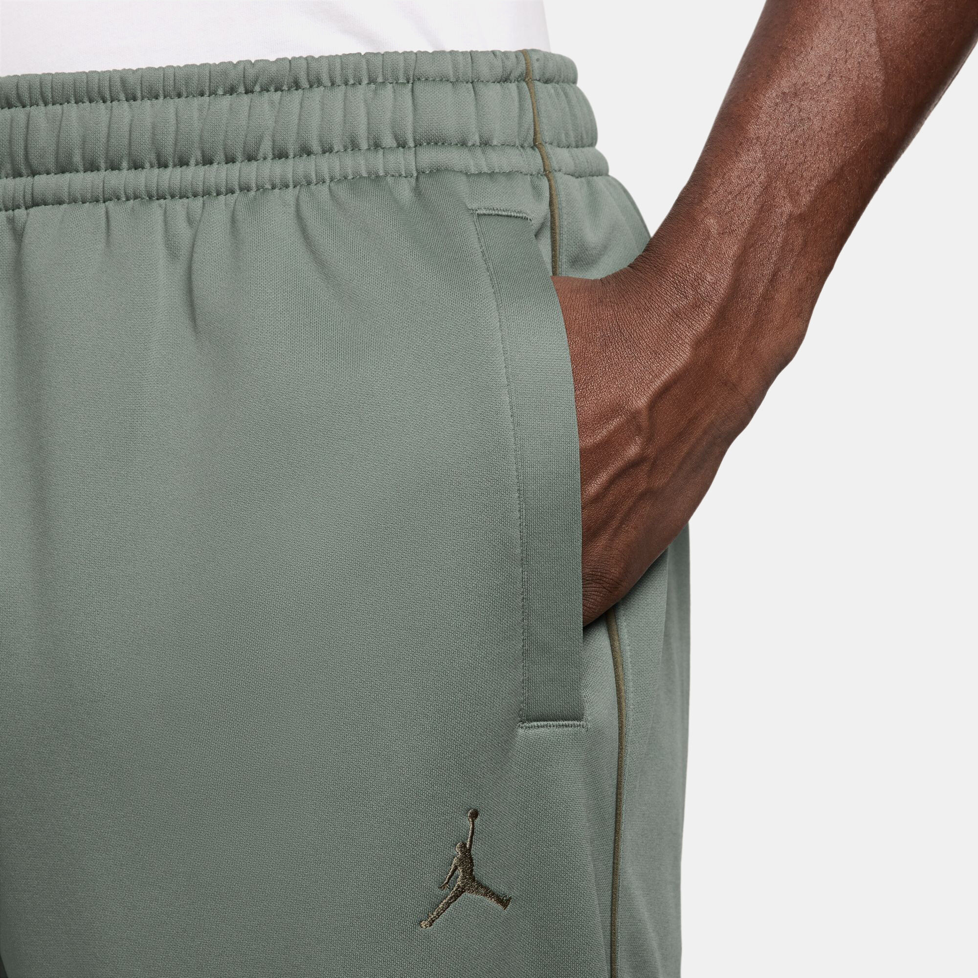 Jordan Brooklyn image number 2