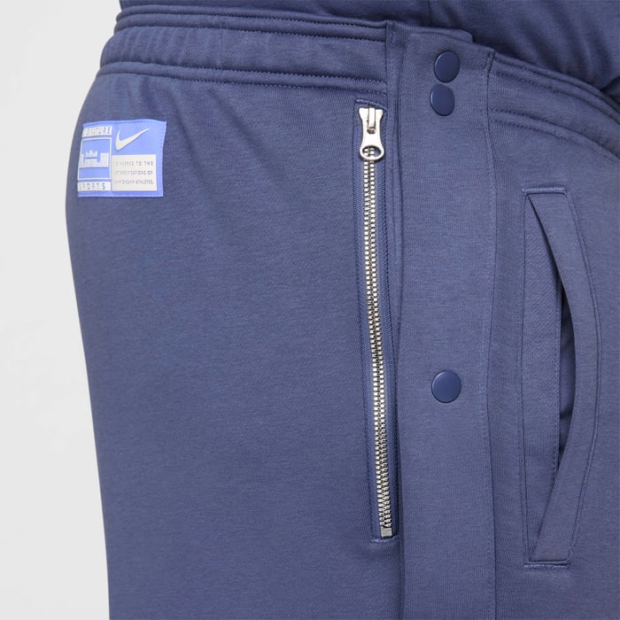 LeBron Standard Issue image number 14 LeBron Standard Issue image number 14