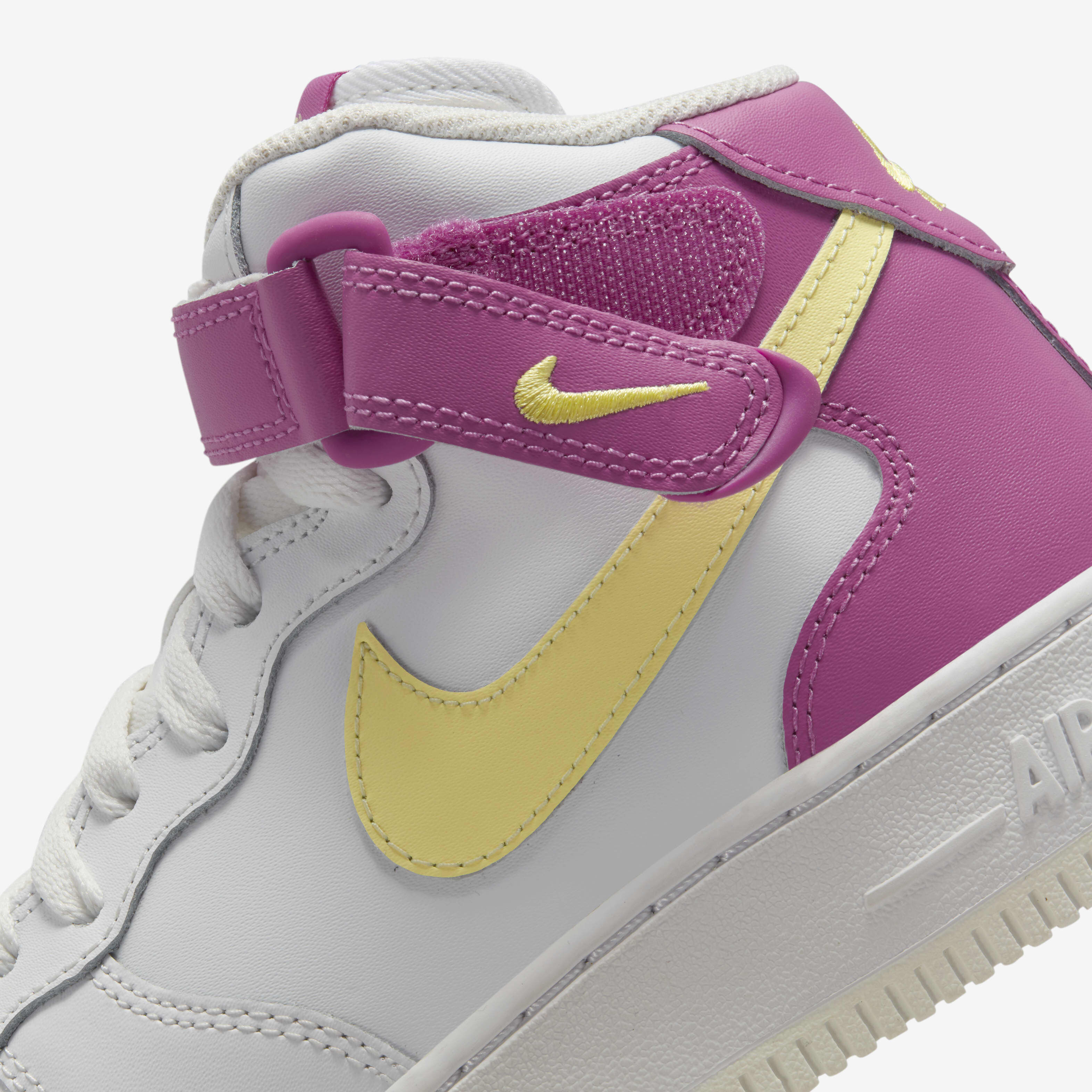 Buy Nike Air Force 1 Mid LE Older Kids Shoe Nike Kuwait Official