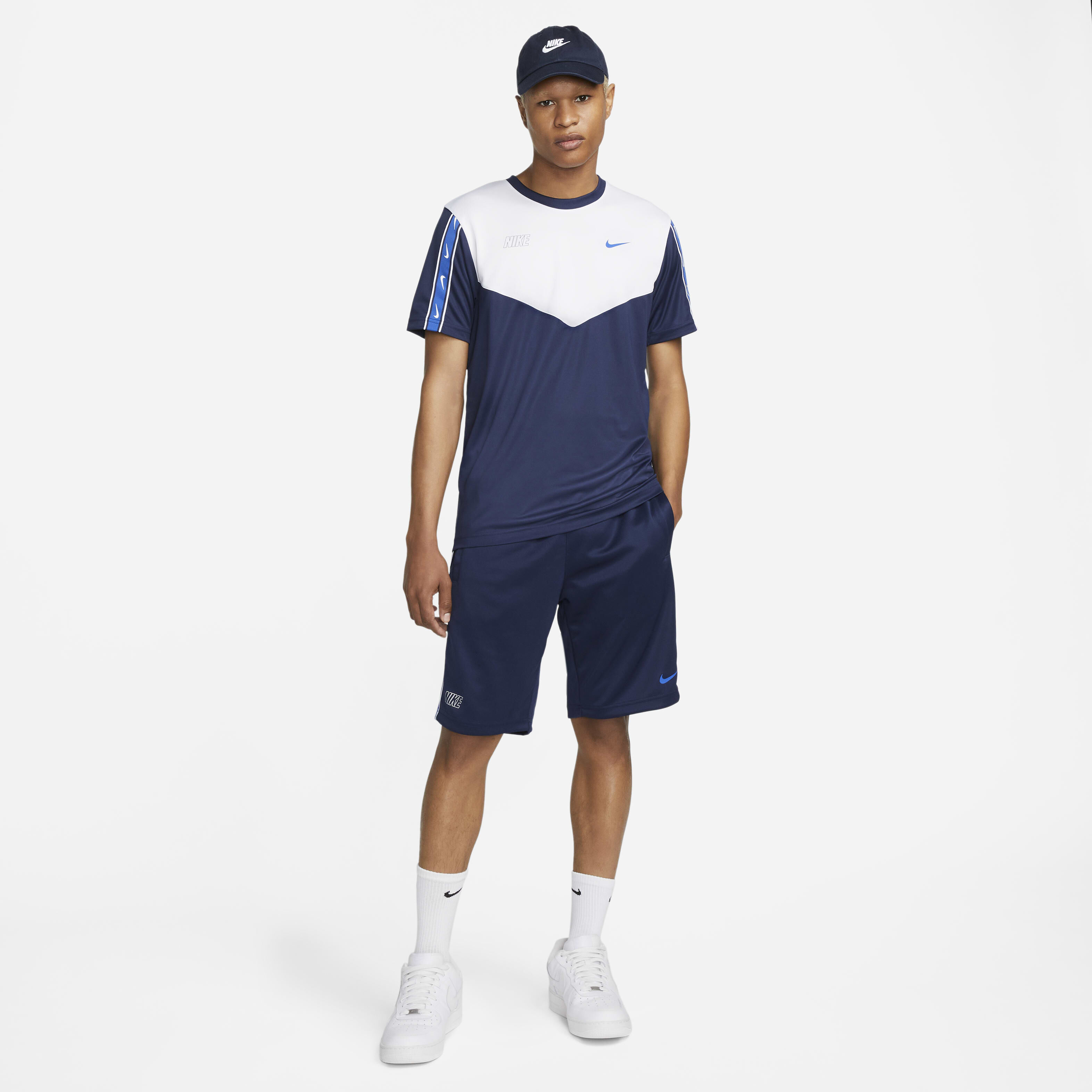 Nike Sportswear Repeat image number 4