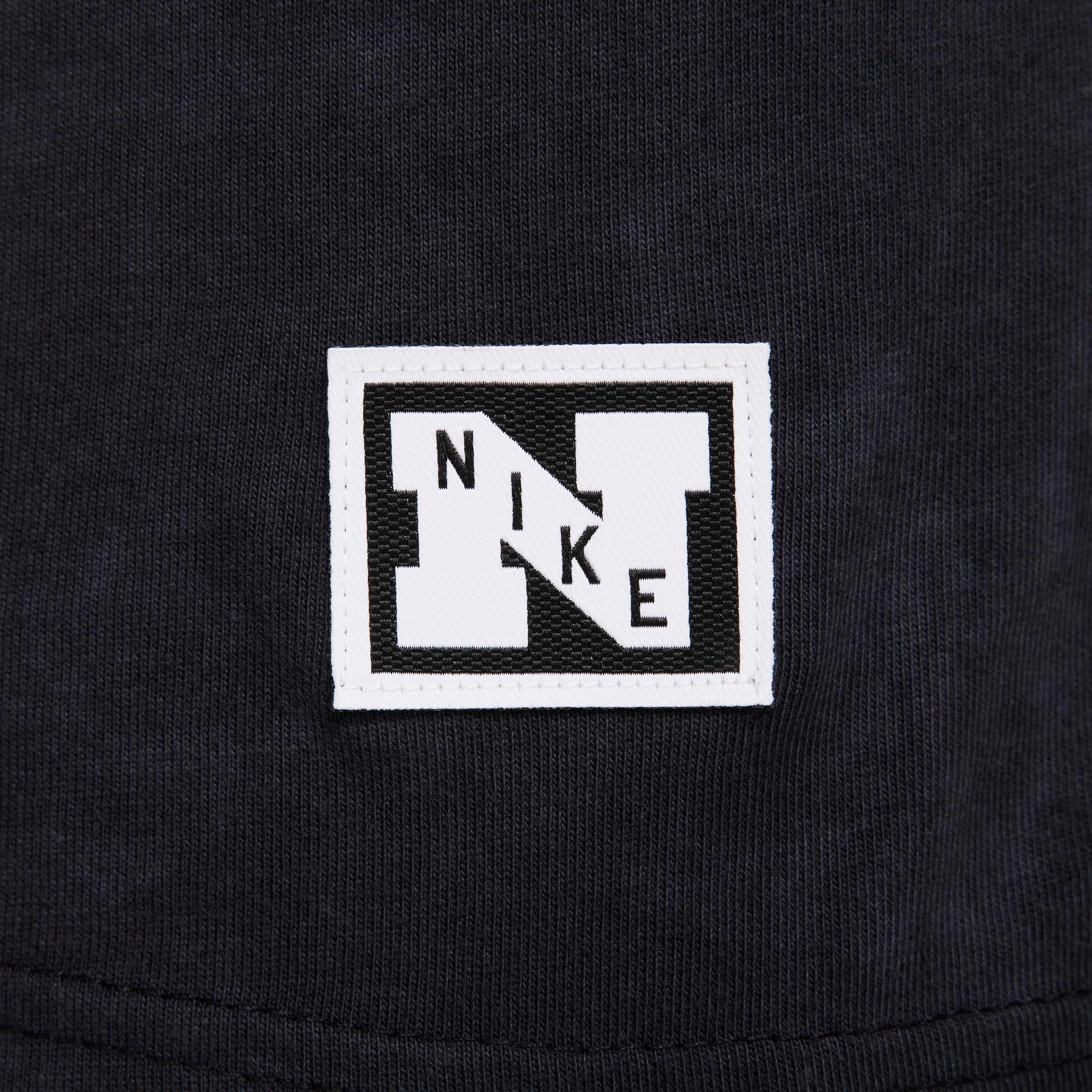 Buy Nike Men's Fitness T-Shirt - Black | Nike Kuwait Official