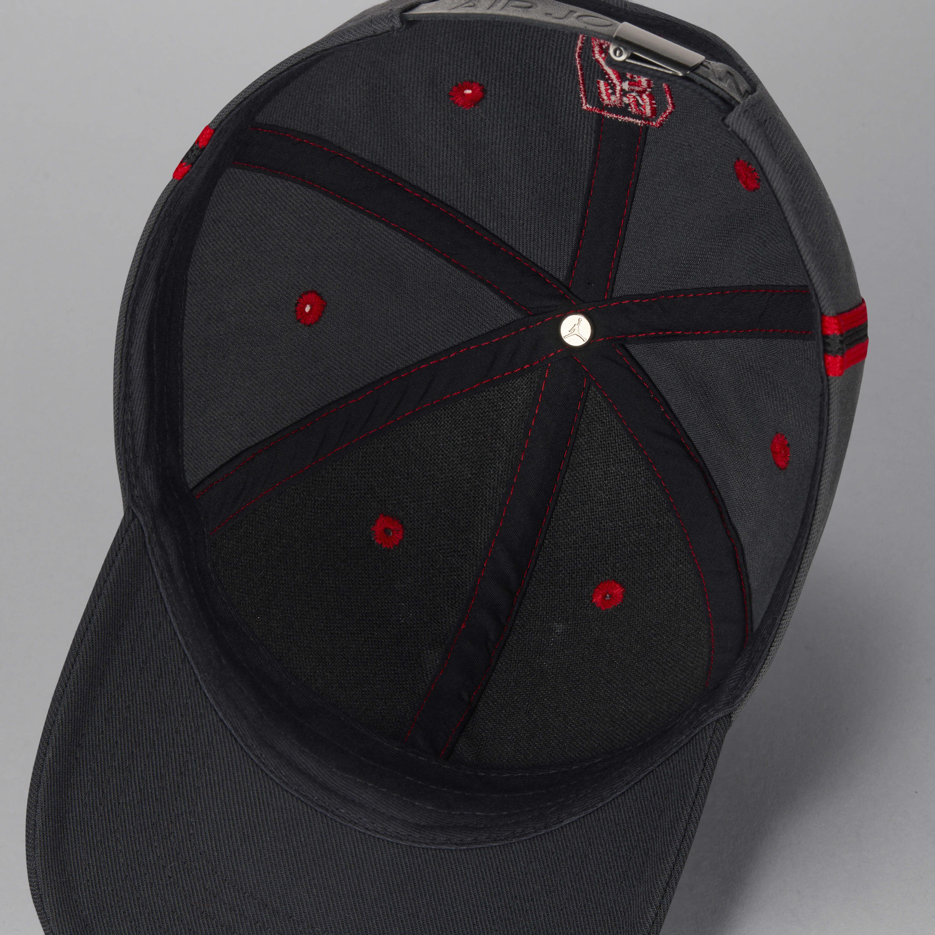 【完売間近】 Jordan x Awake NY Hat Dark Smoke Grey Air Jordan x Awake NY Club Cap Dark Smoke Grey & University