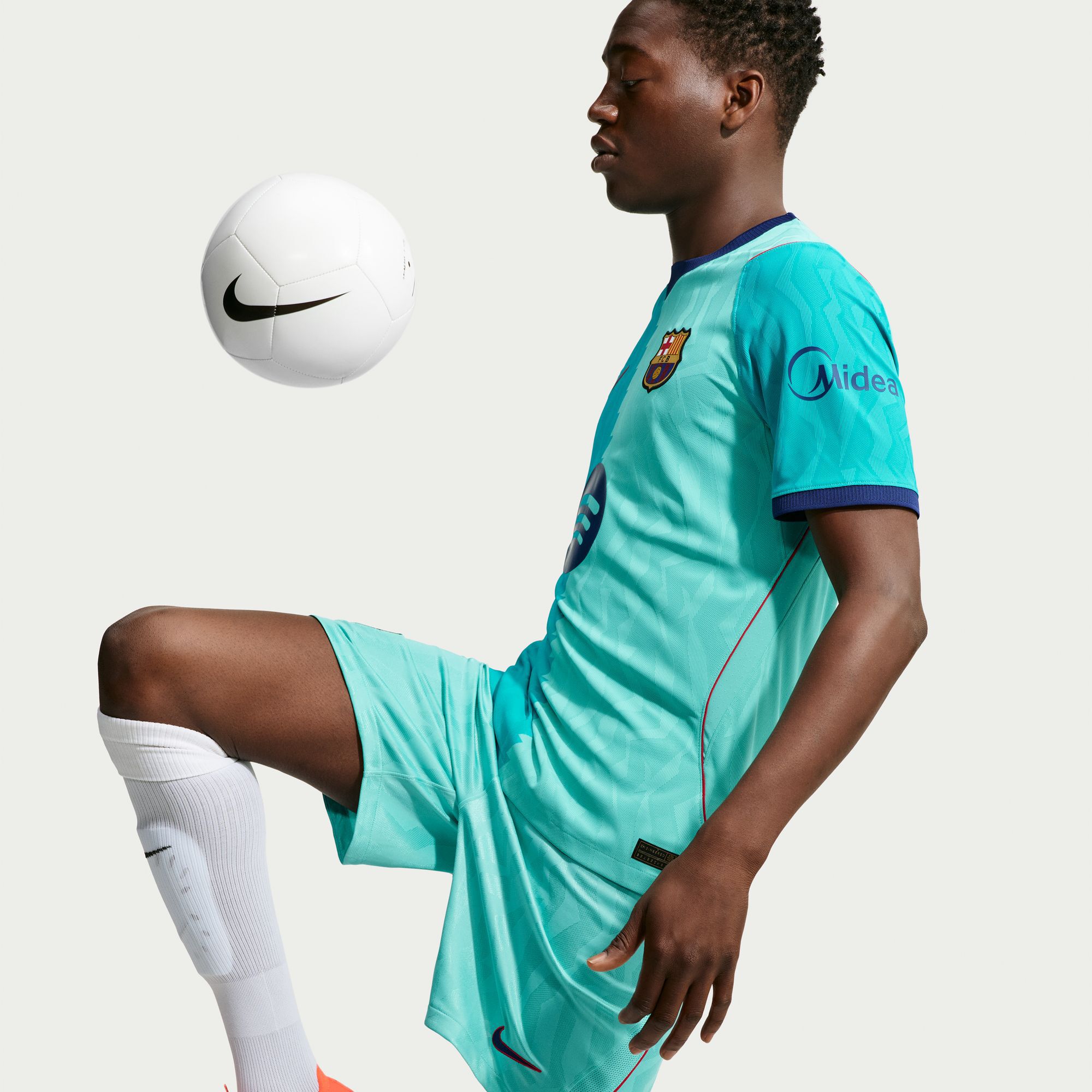 برشلونه 27/26 البديل ماتش image number 7