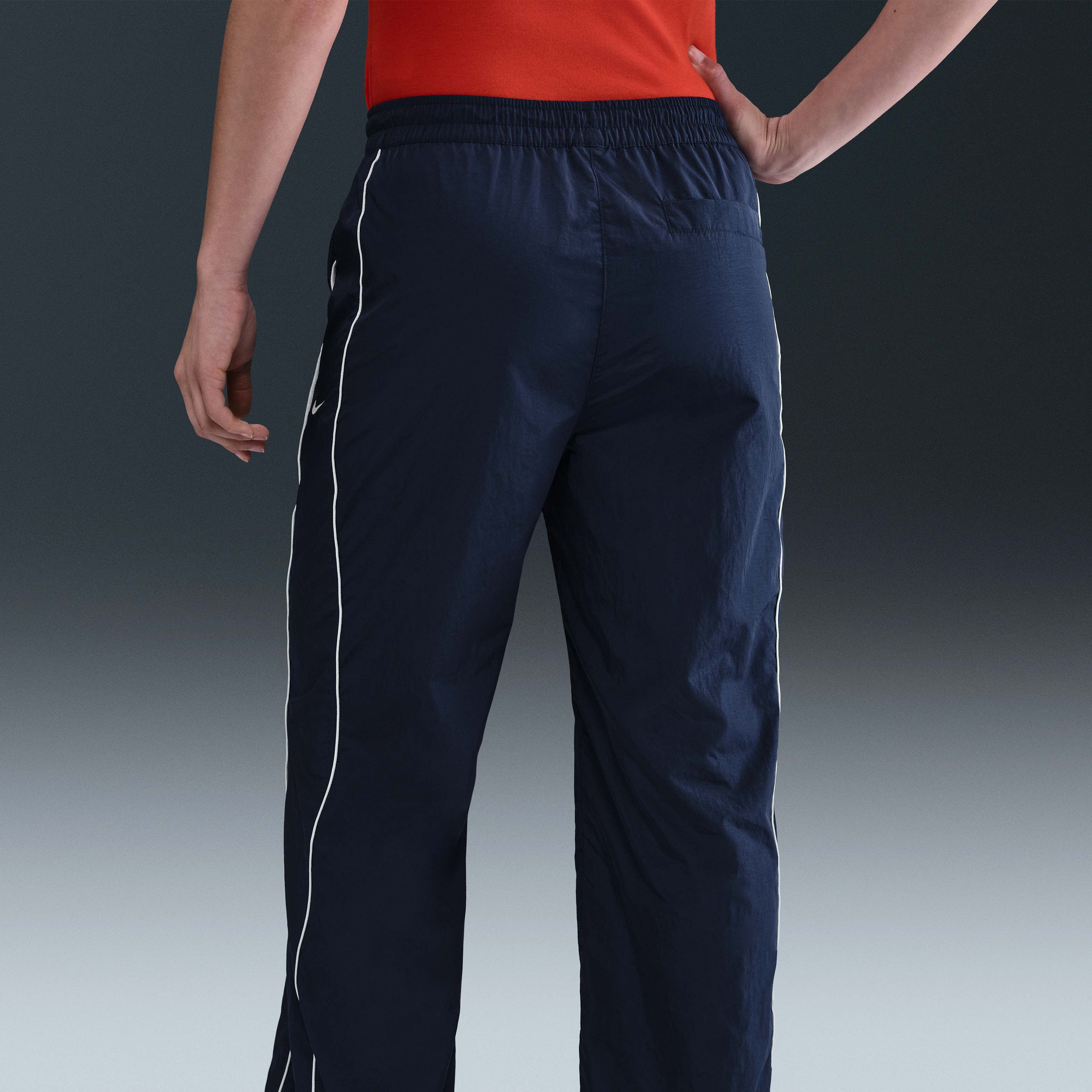 نايكي ويندرانر image number 2