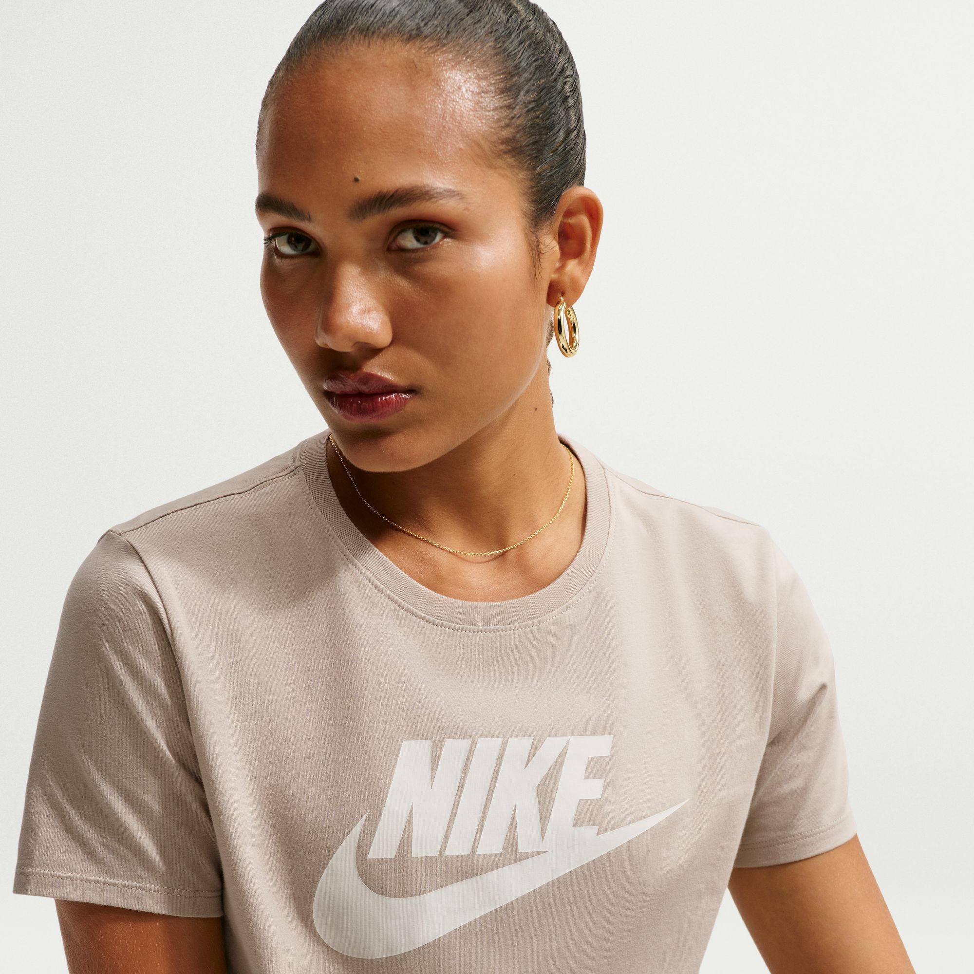 Nike Sportswear Essentials image number 4