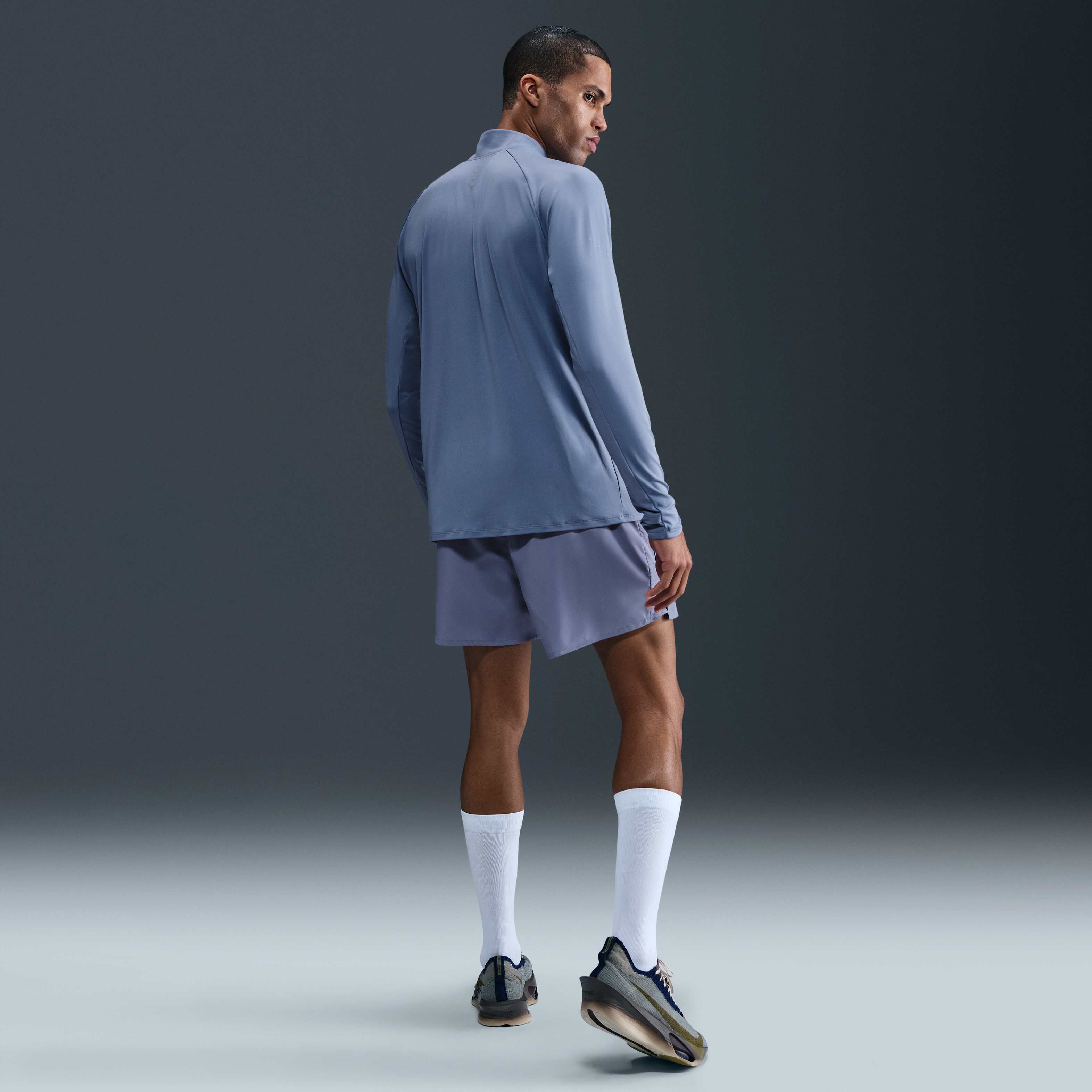 نايكي تشالنجر image number 3