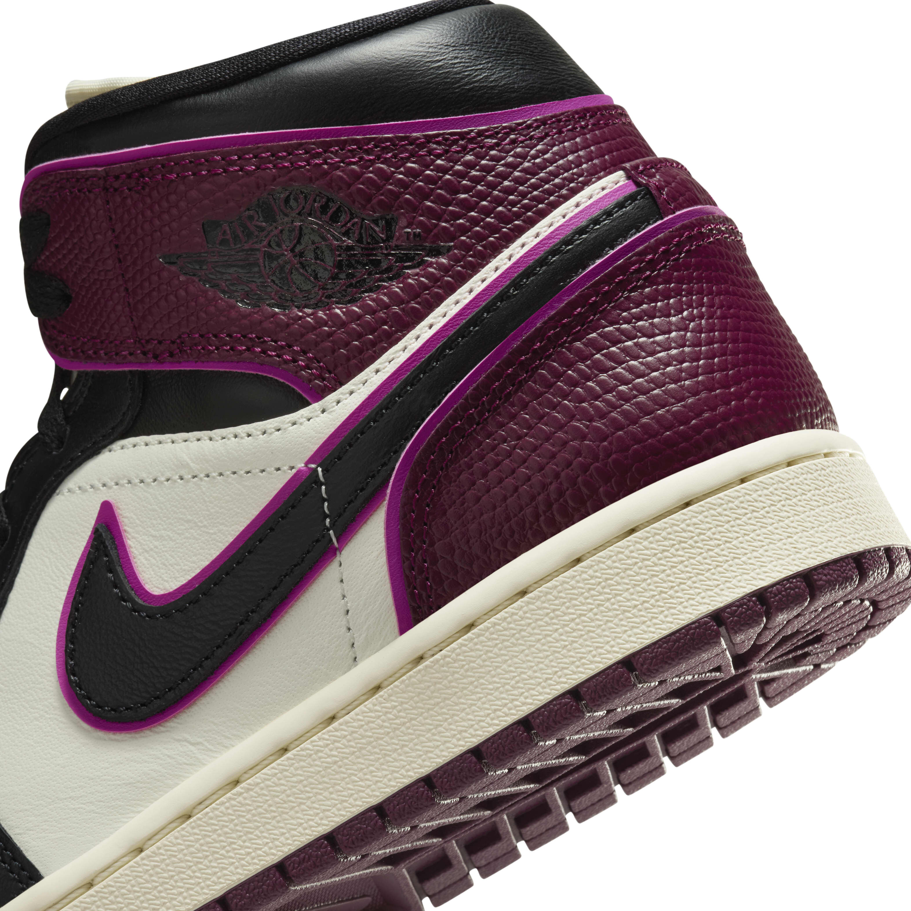 Nike air jordan 1 mid bred new arrivals