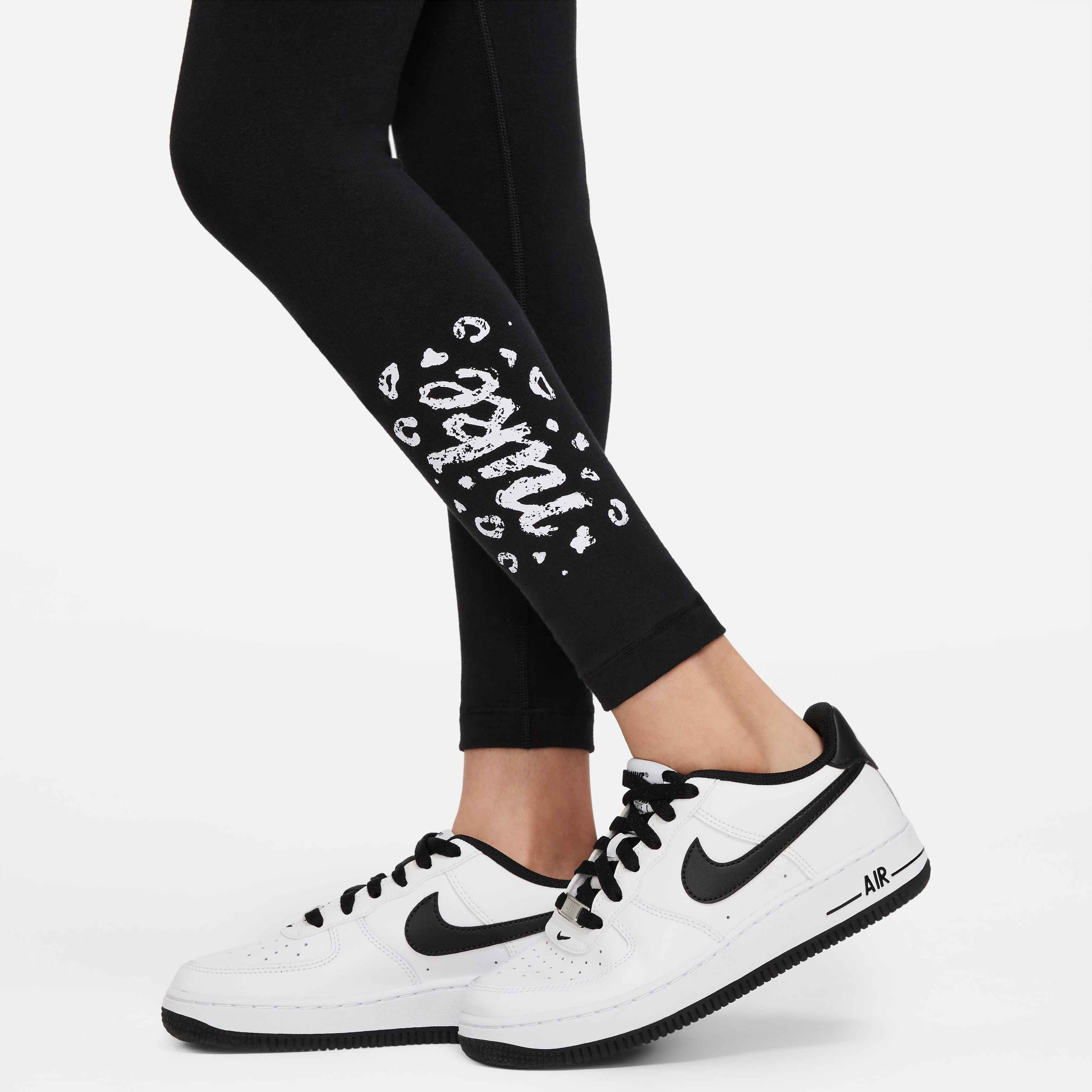 Nike Sportswear Icon Clash Essential image number 2