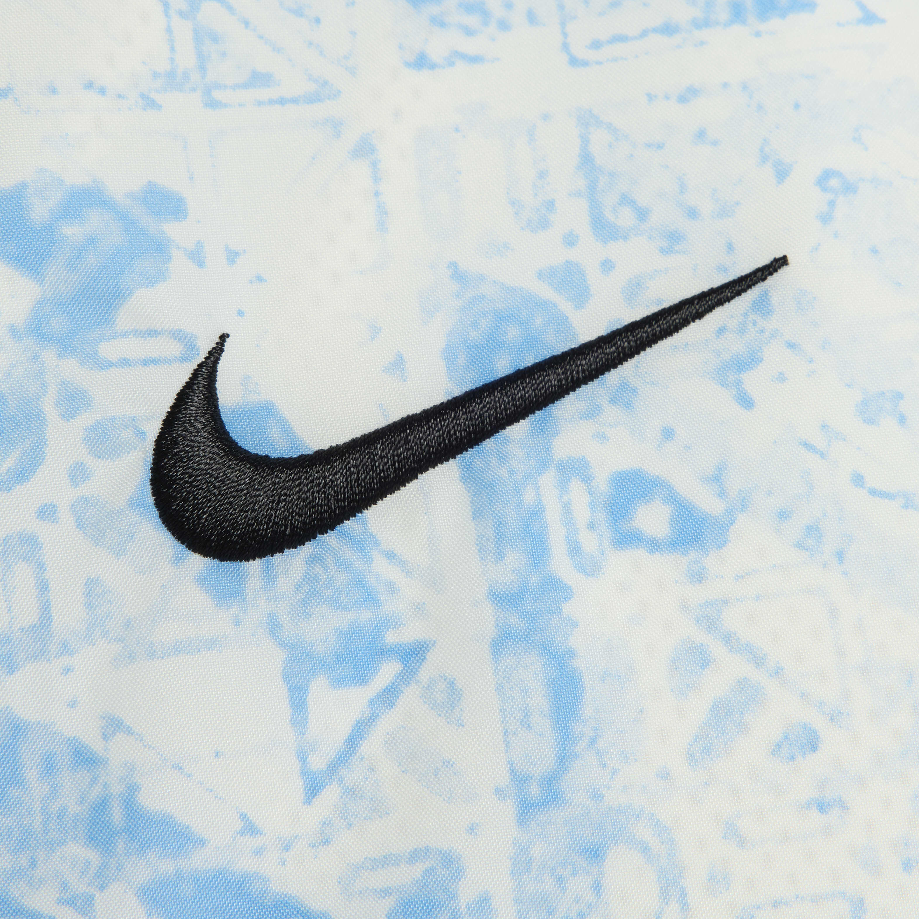 Portugal Windrunner image number 4