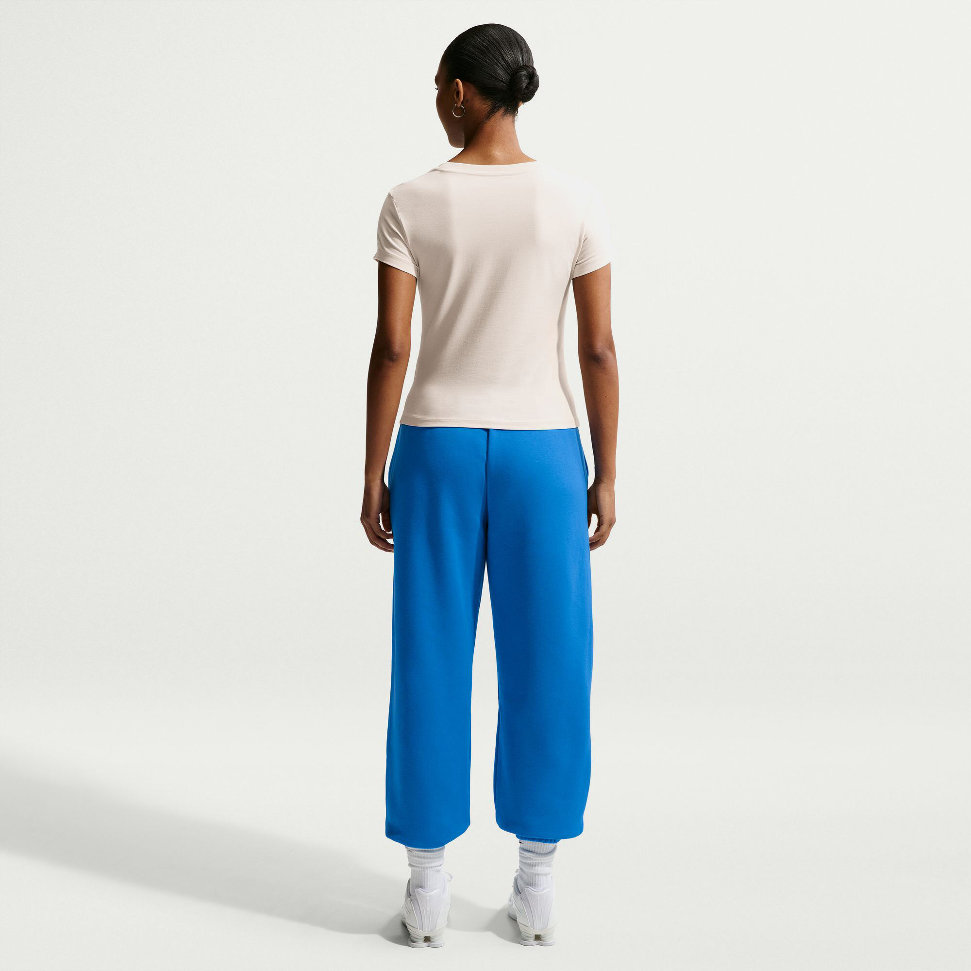 نايكي سبورتسوير image number 1