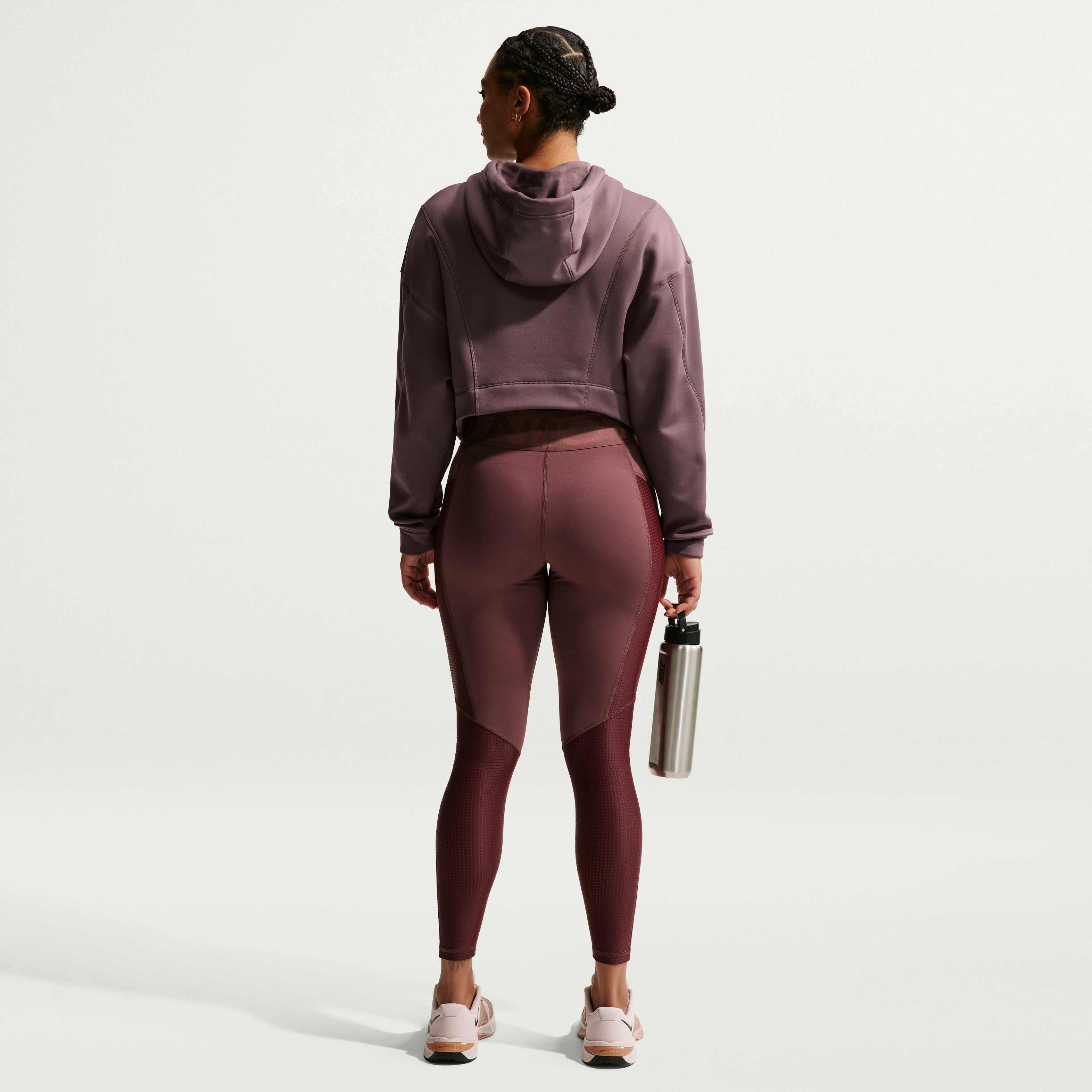 Nike Pro image number 4
