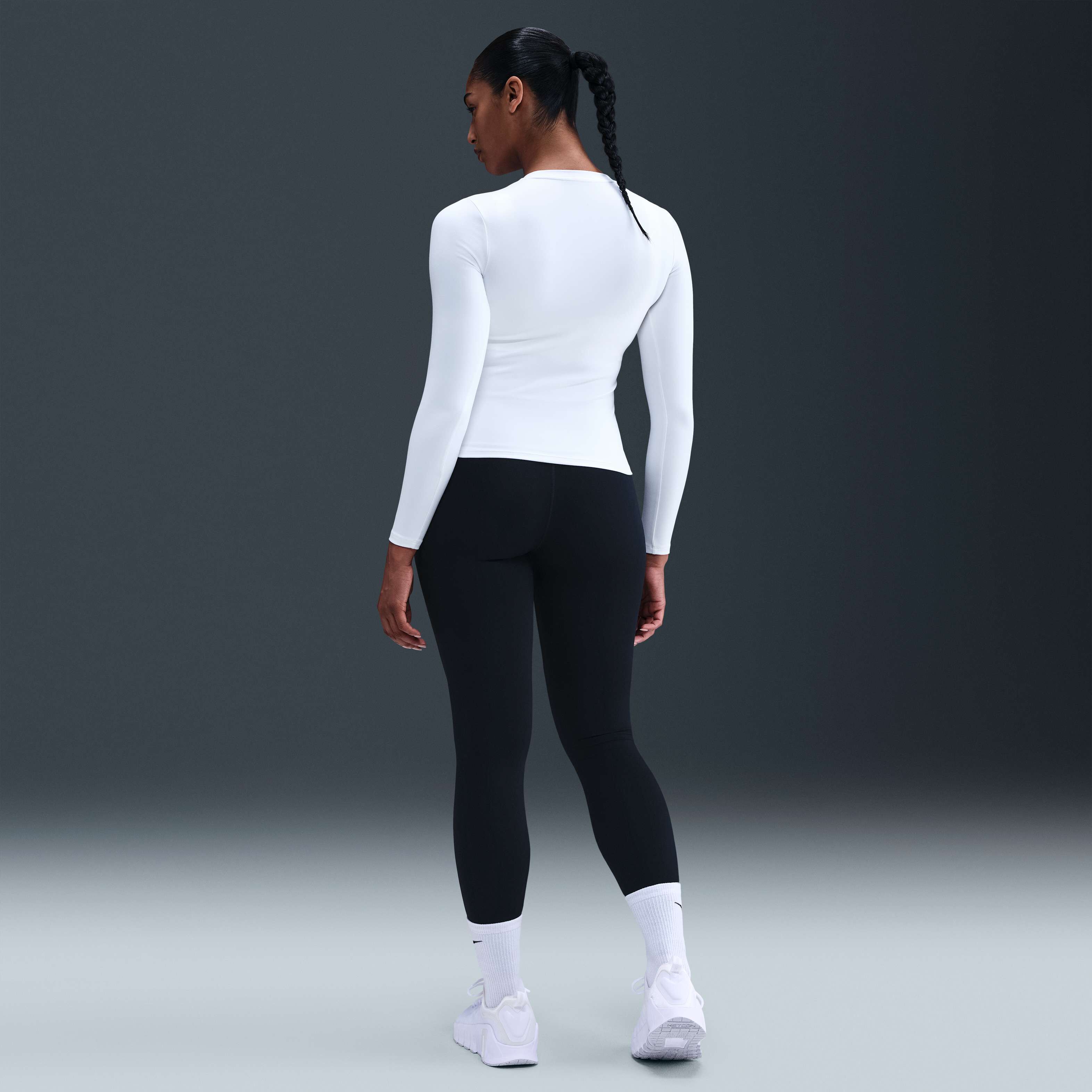 نايكي ون فيتد image number 4