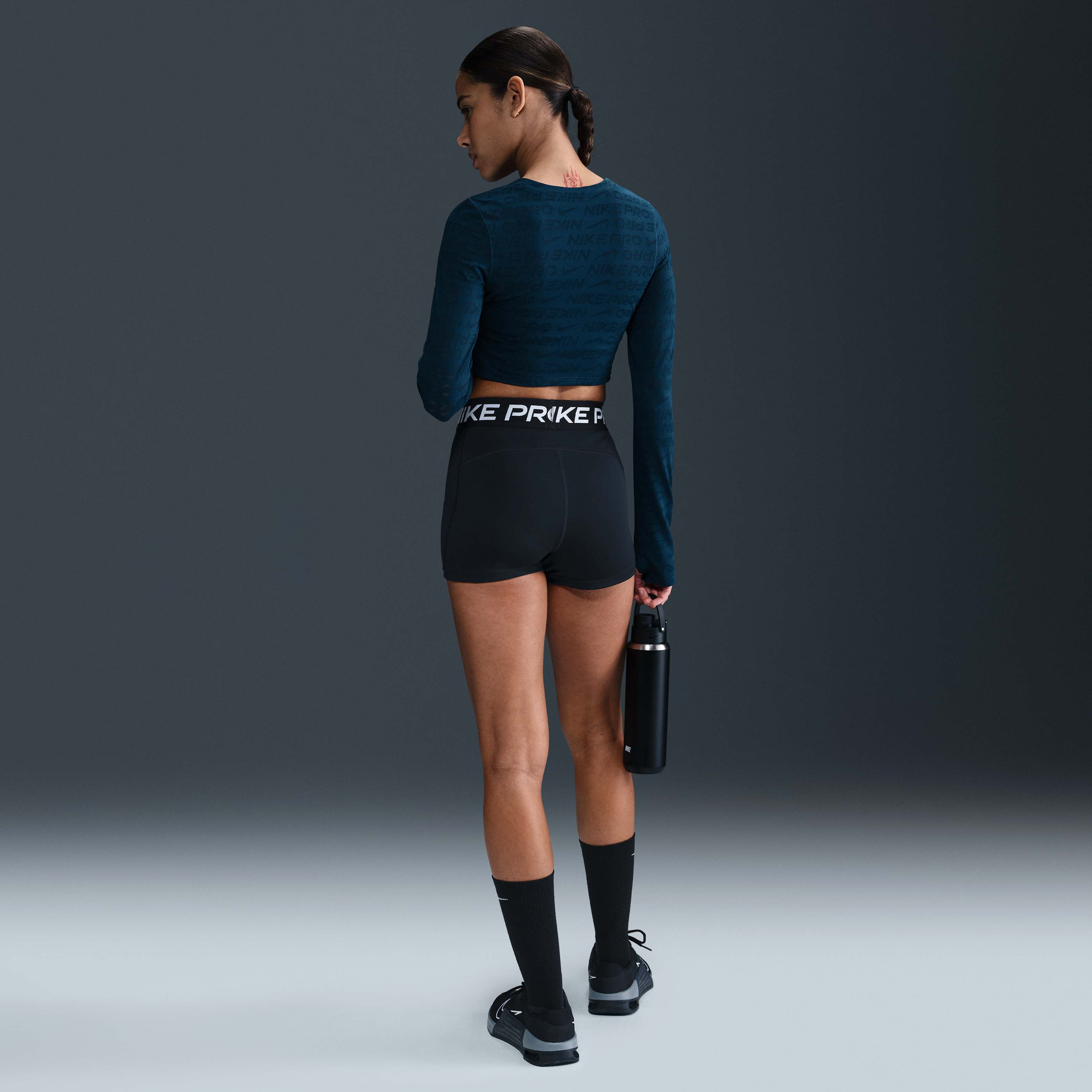 Nike Pro image number 4