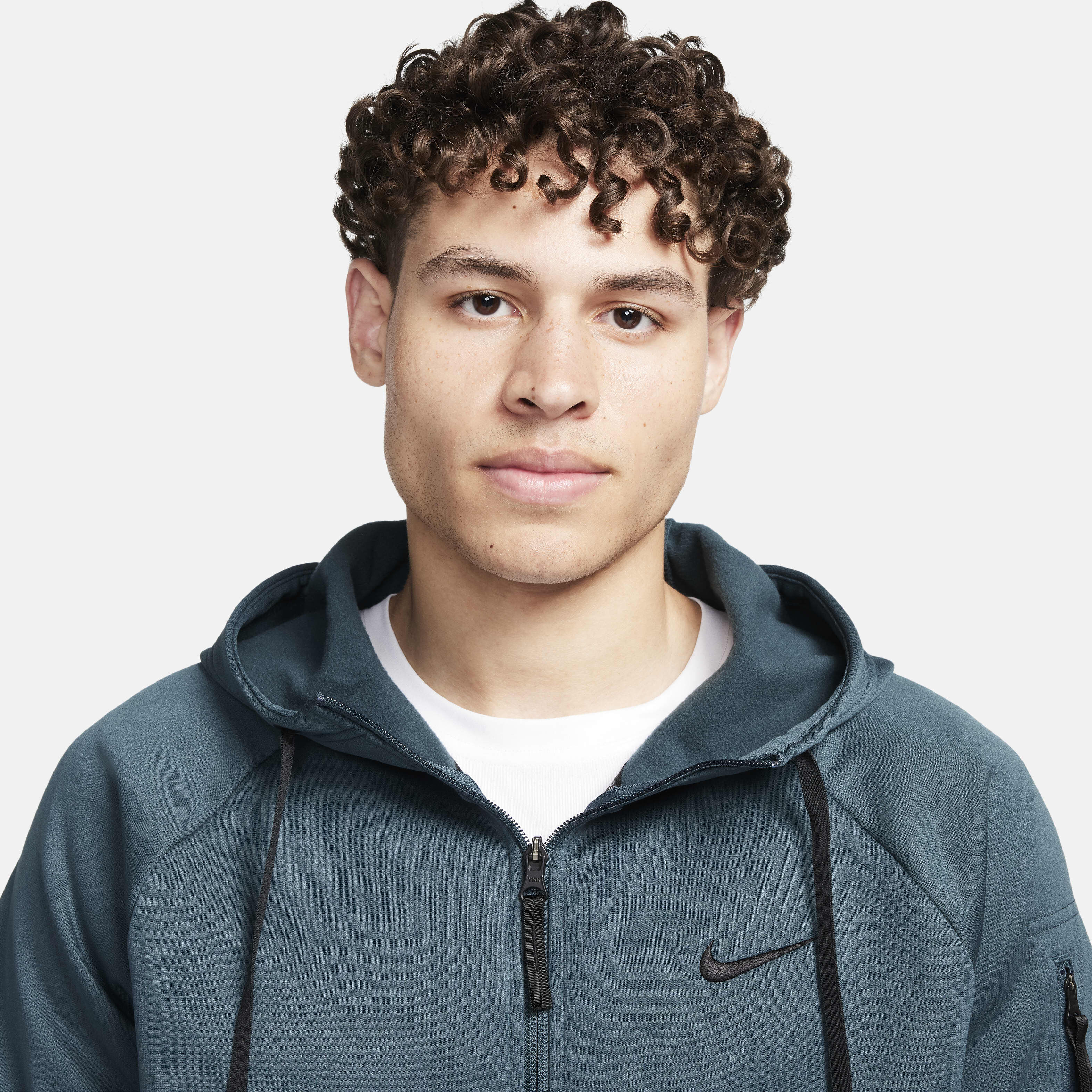 Nike Therma image number 2