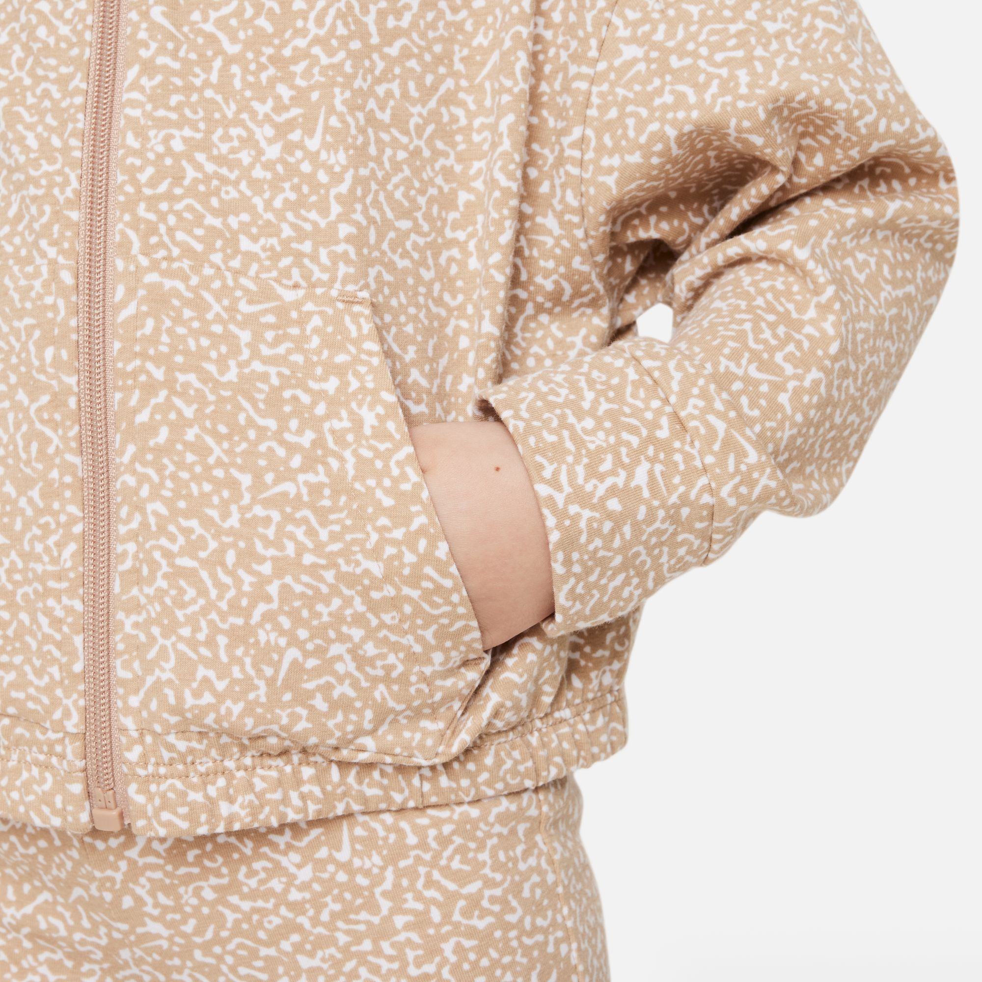 طقم نايكي نوتبوك برينتد بسحاب كامل وليقنز image number 3