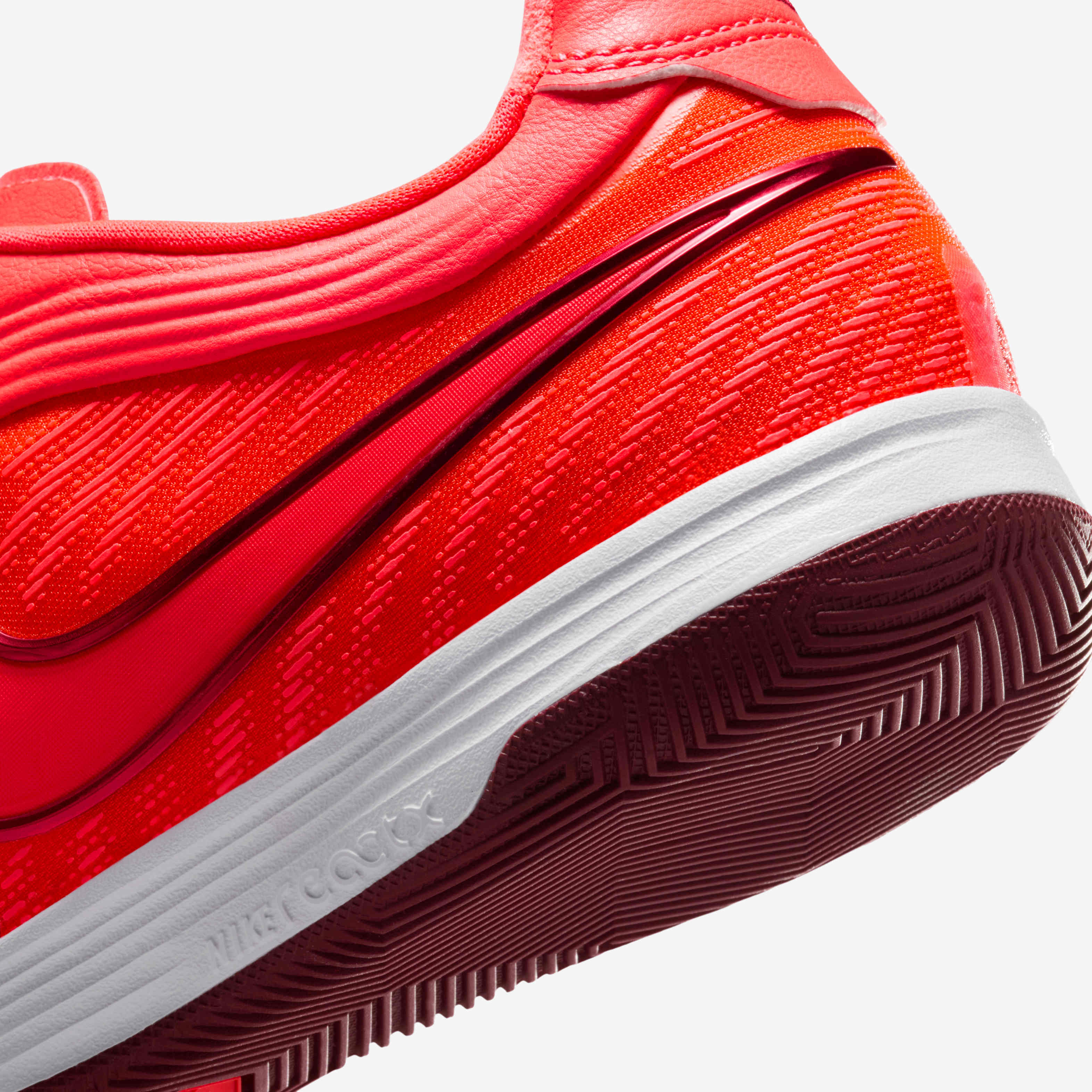 نايكي تيمبو ريأكتجاتو image number 7