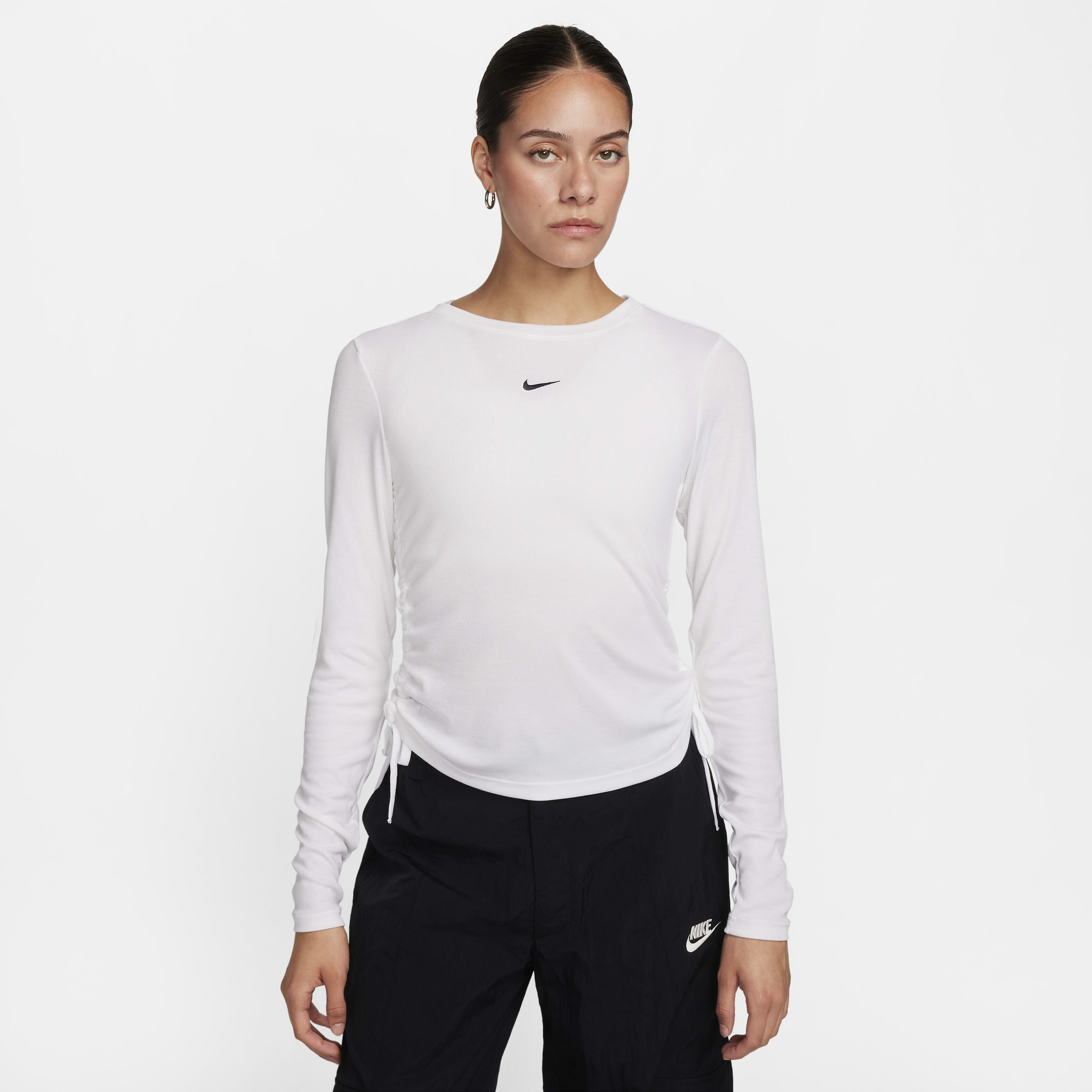 Nike Sportswear Essential image number 0