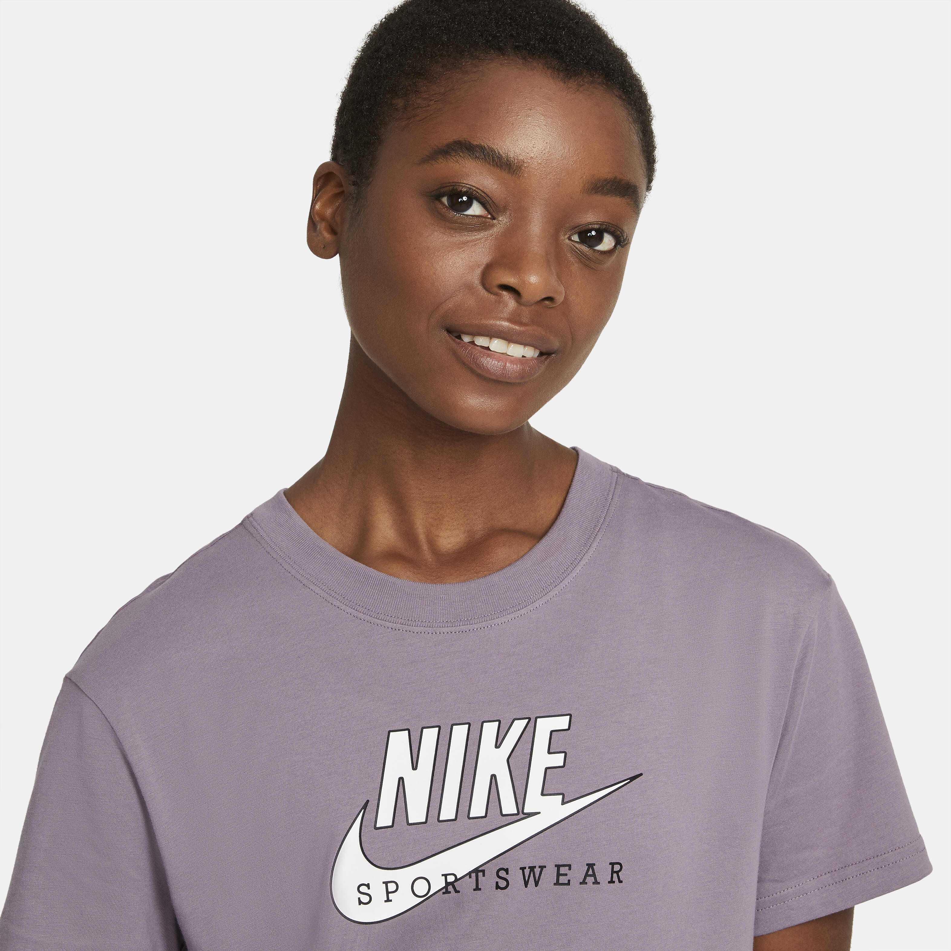 nike sportswear heritage women