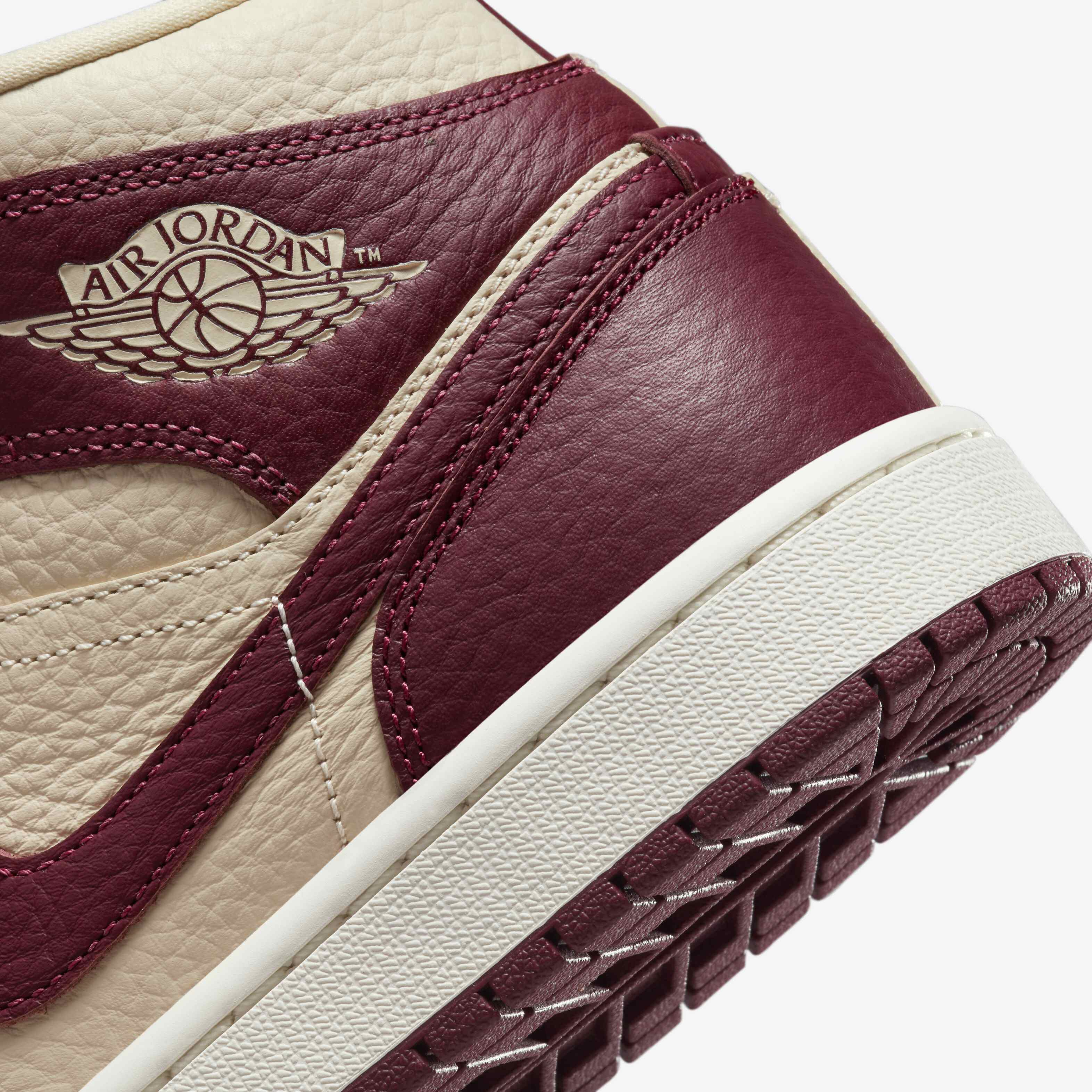 Air Jordan 1 Mid SE image number 7