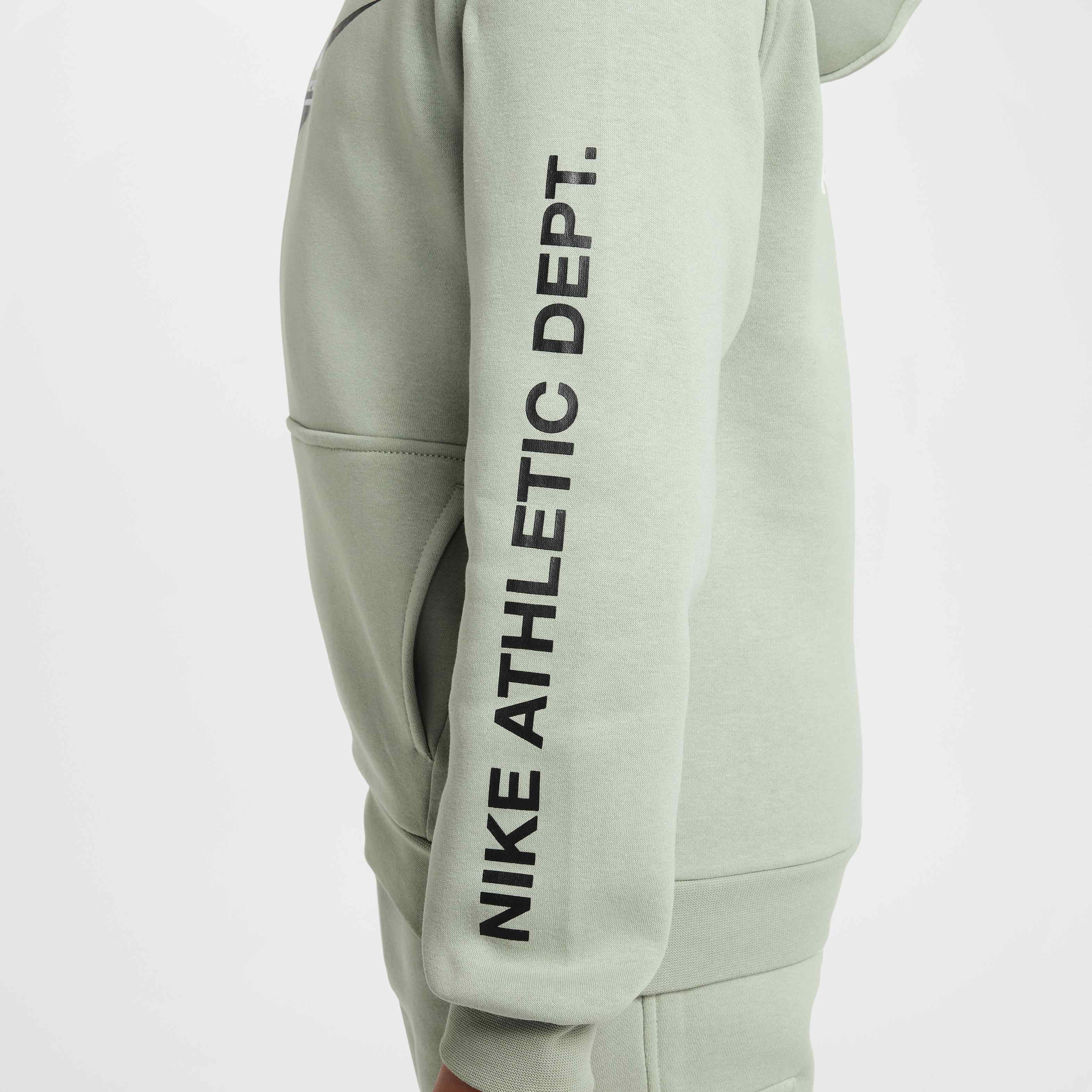 نايكي سبورتسوير image number 5