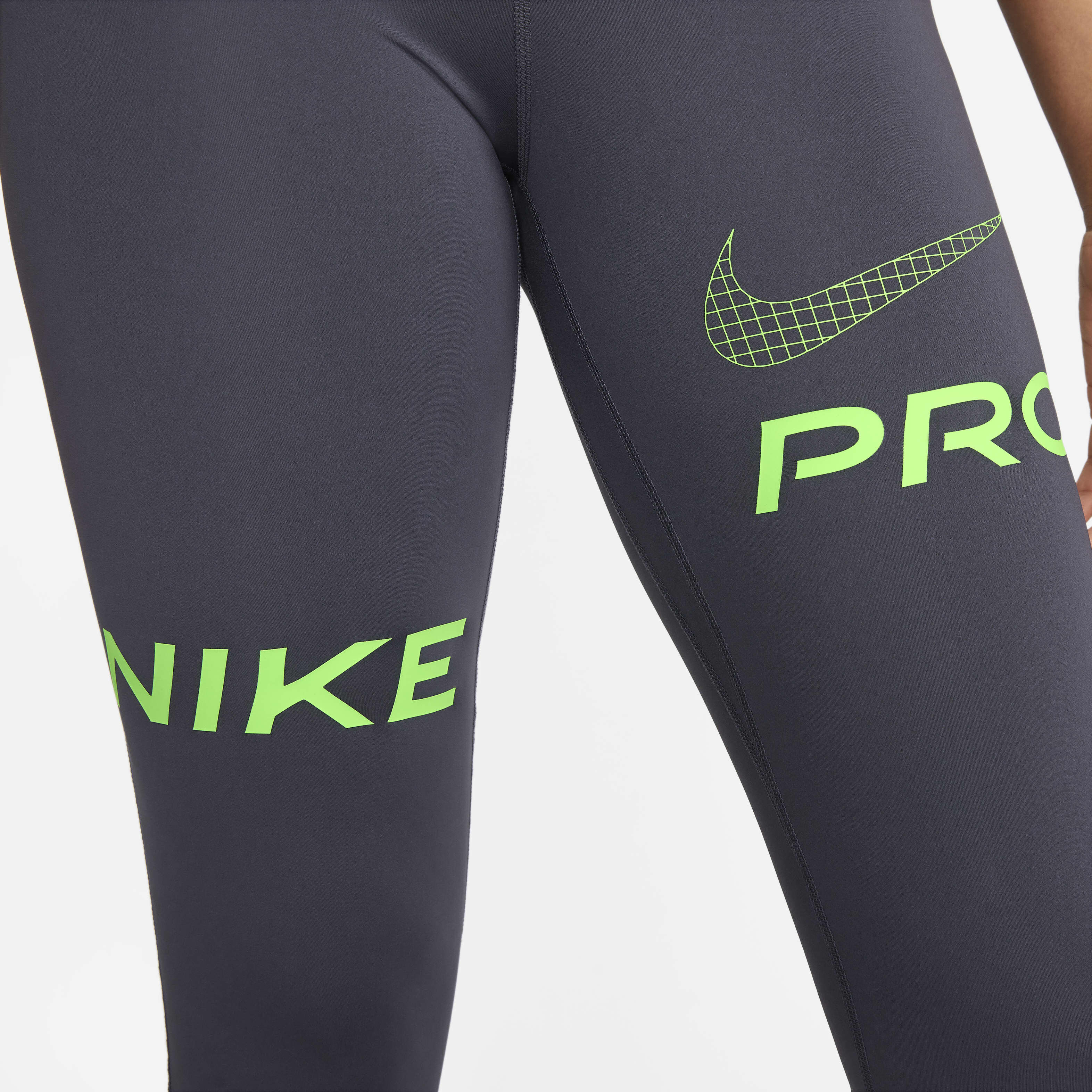 Nike Pro image number 3