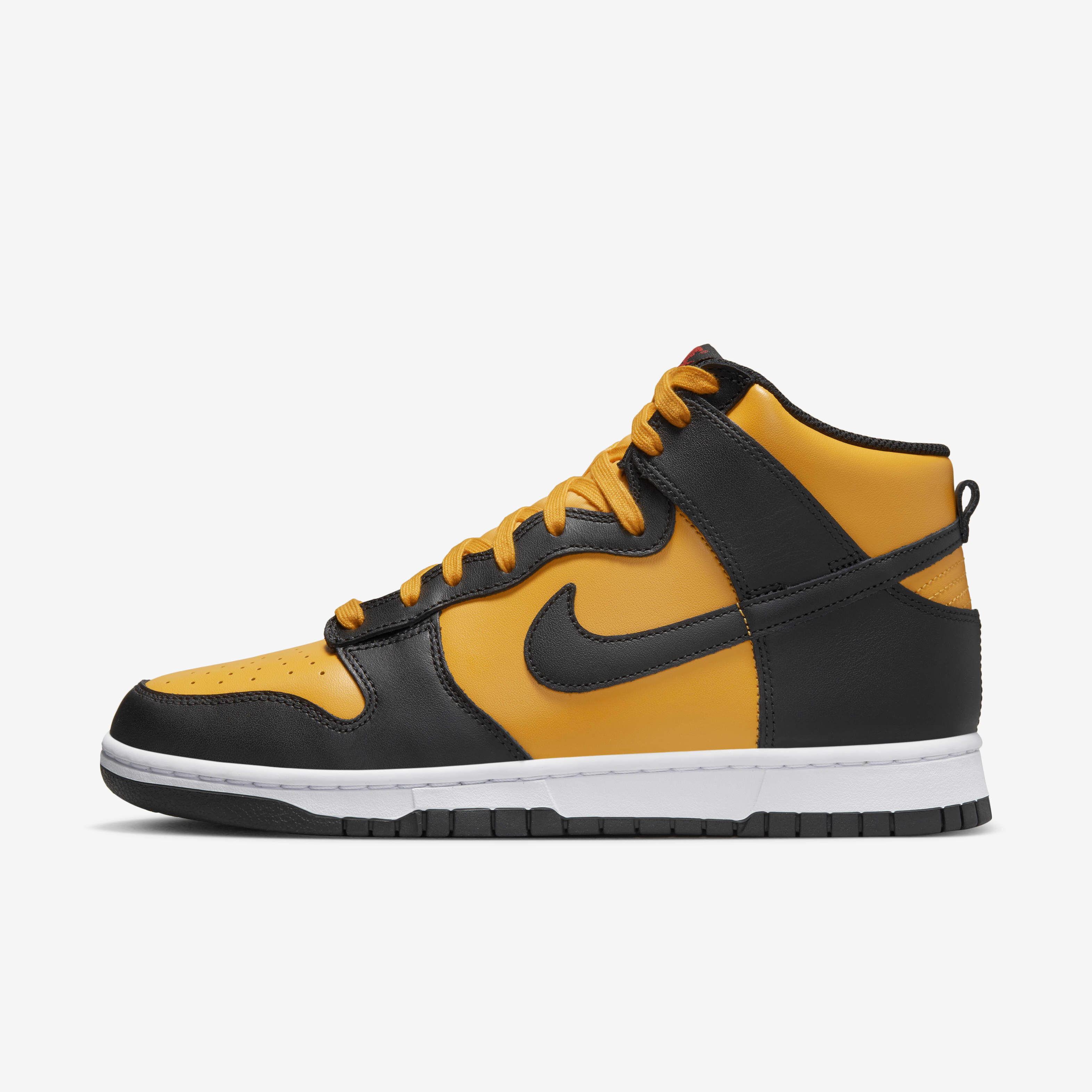 Nike Dunk High Retro image number 0
