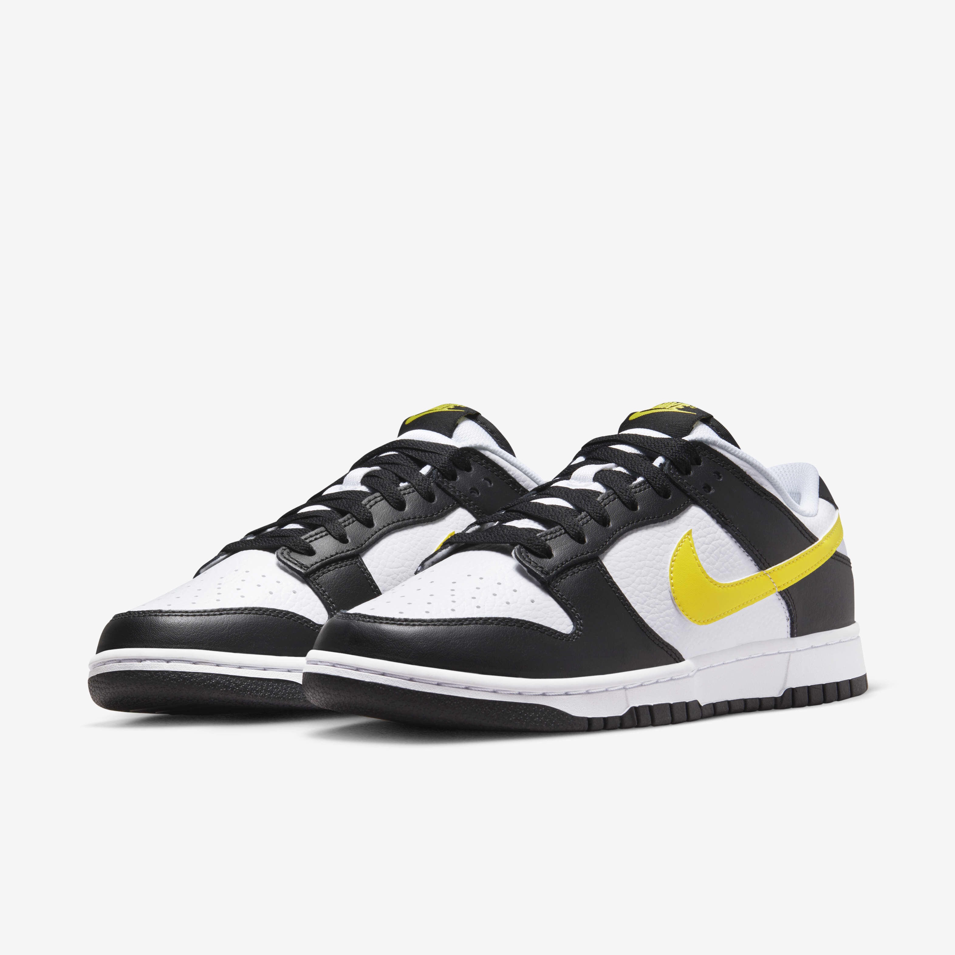 Nike Dunk Low image number 4