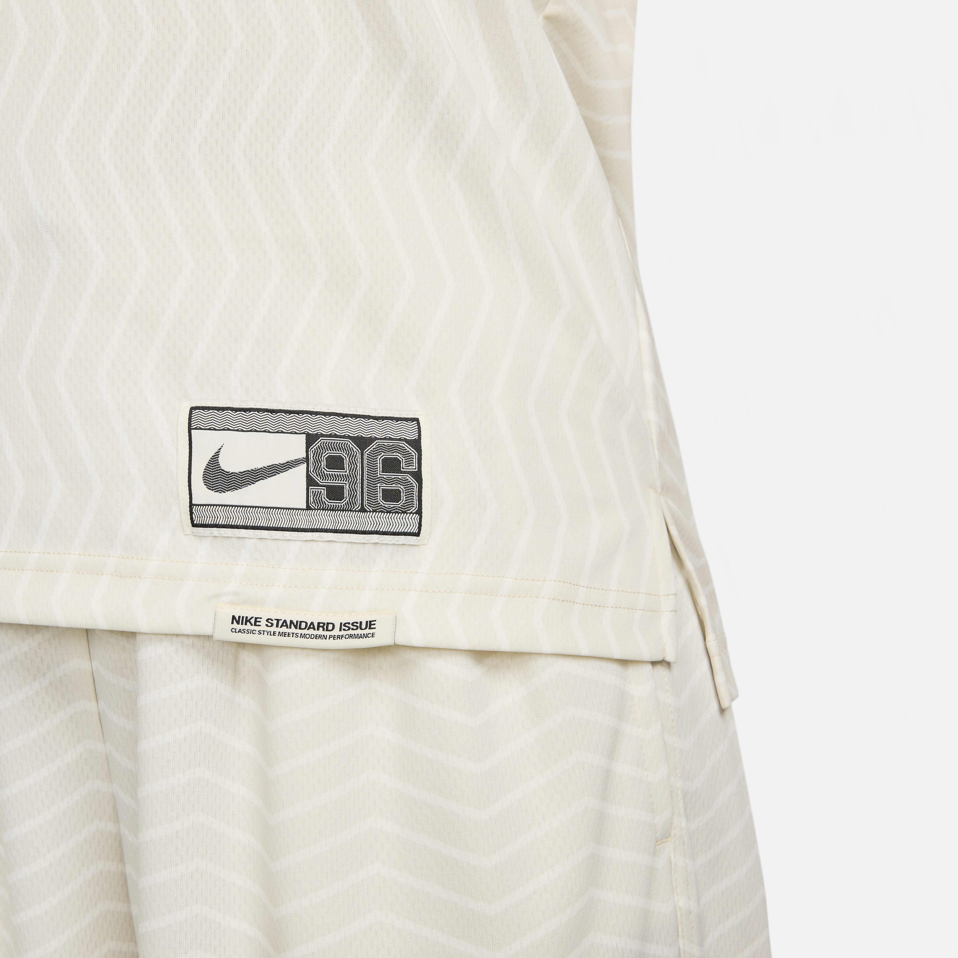 Nike Standard Issue image number 3