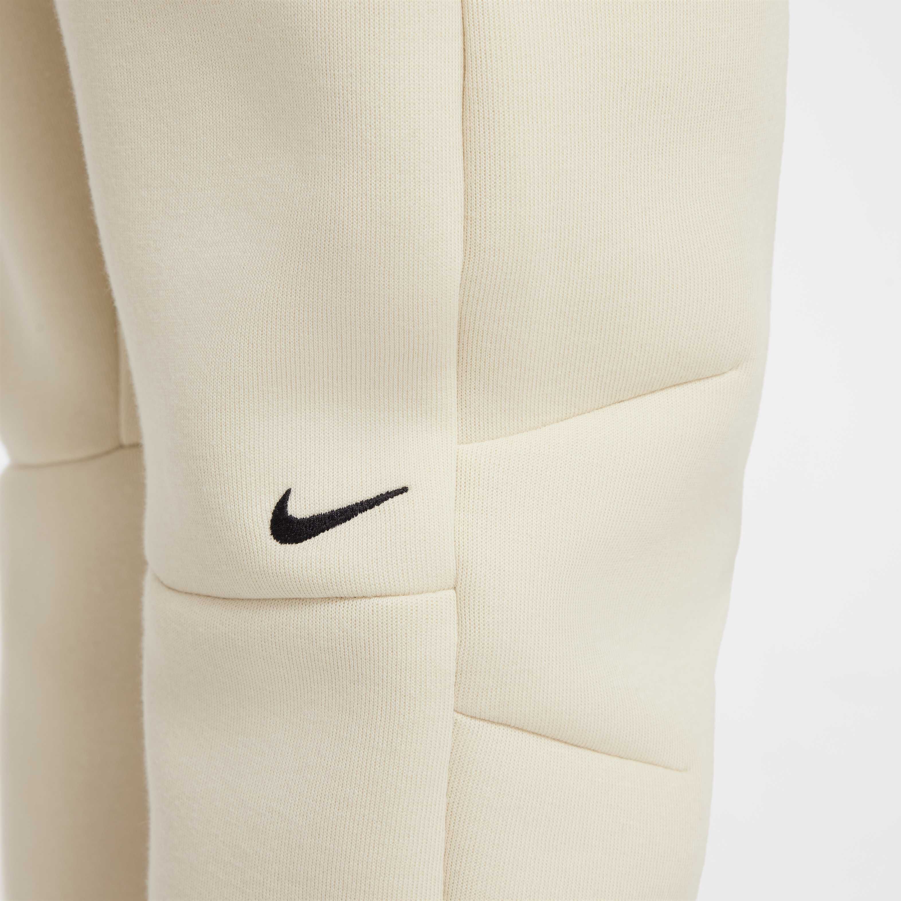 Nike Sportswear Tech Fleece image number 6