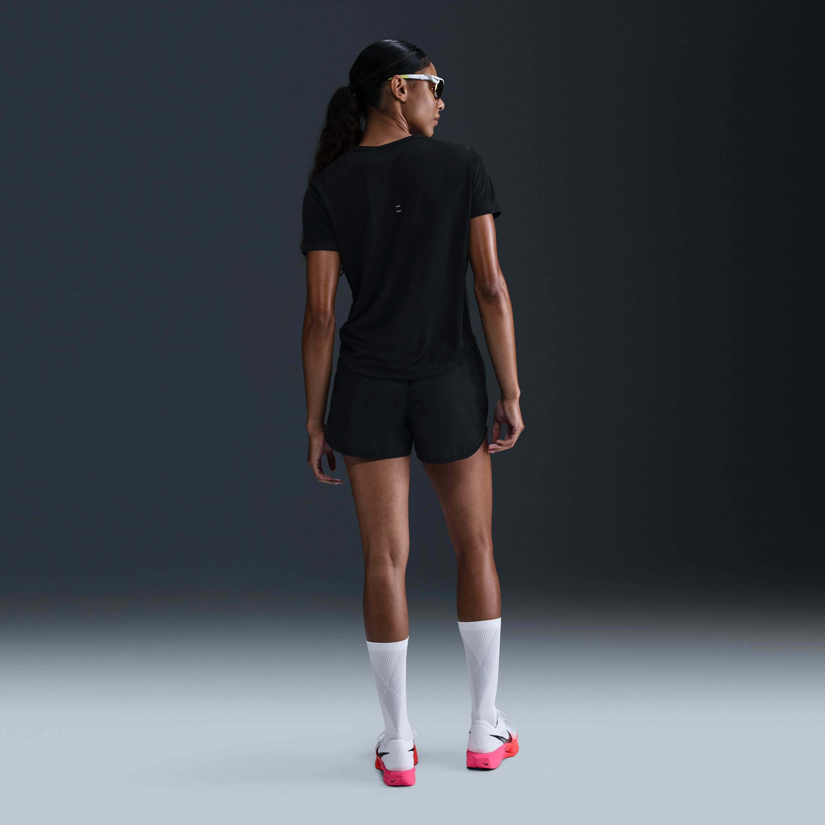 نايكي تيمبو image number 4