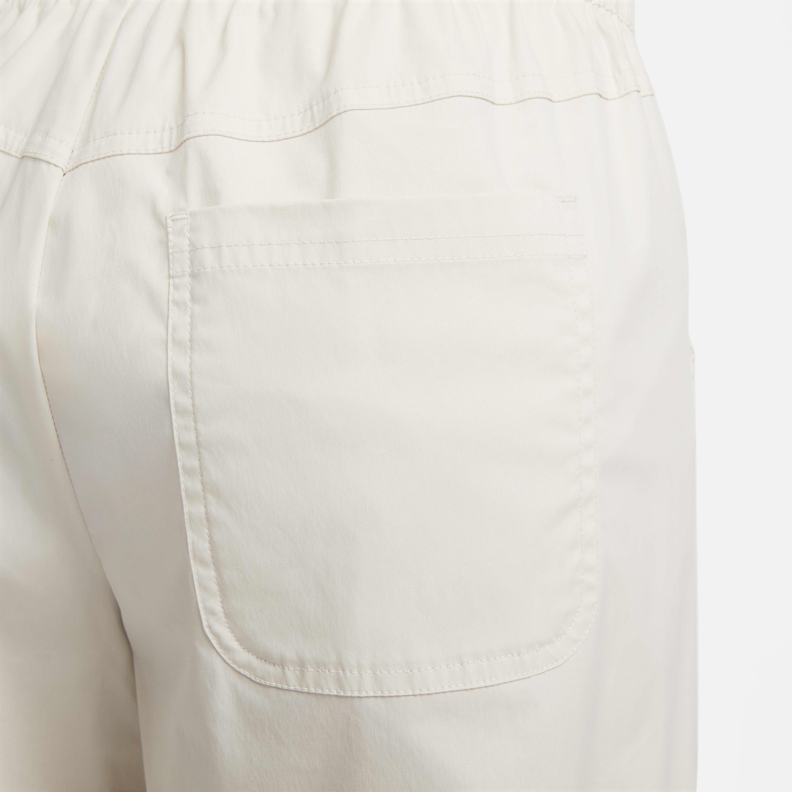 Nike Sportswear Essentials image number 4