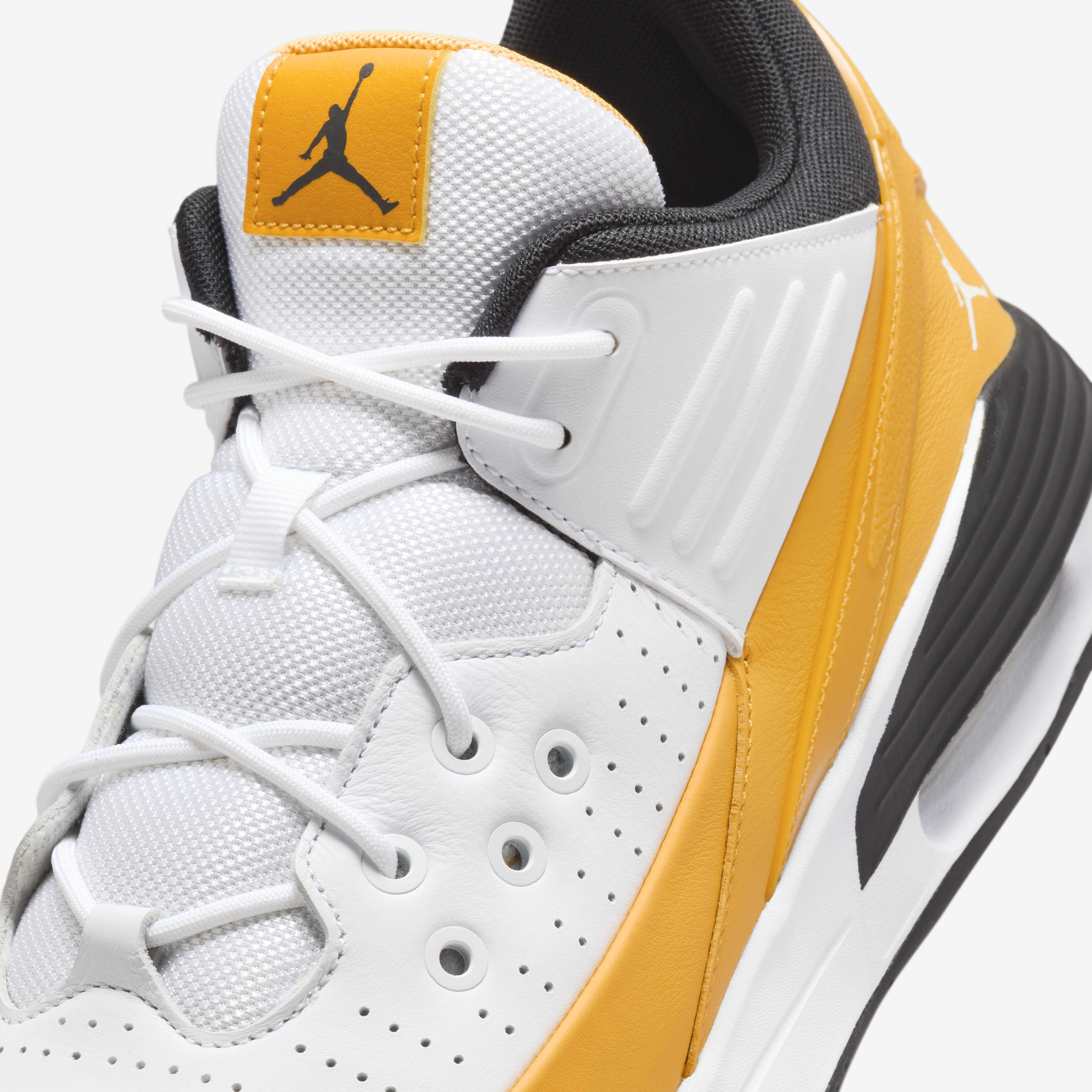 Jordan max aura black and yellow outlet