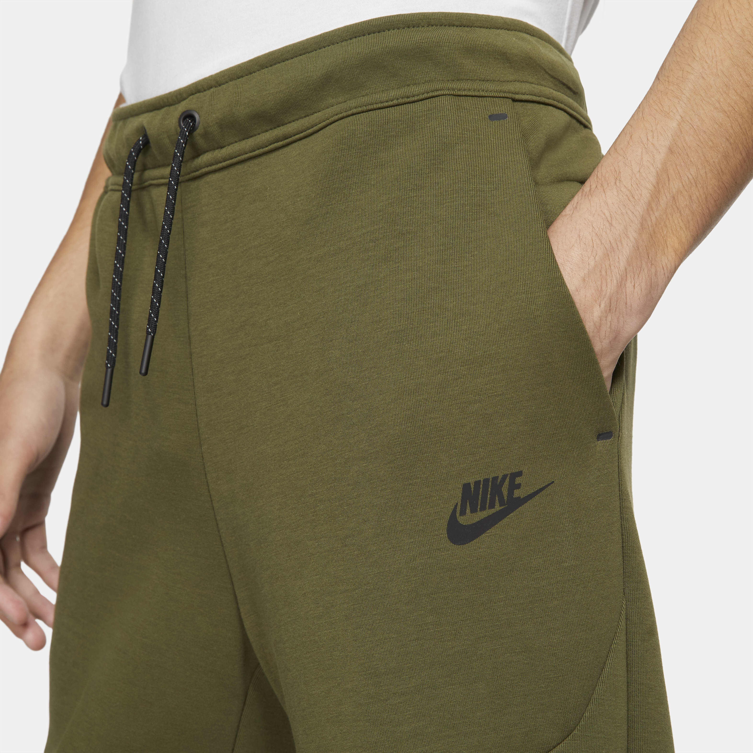 Nike Sportswear Tech Fleece image number 2