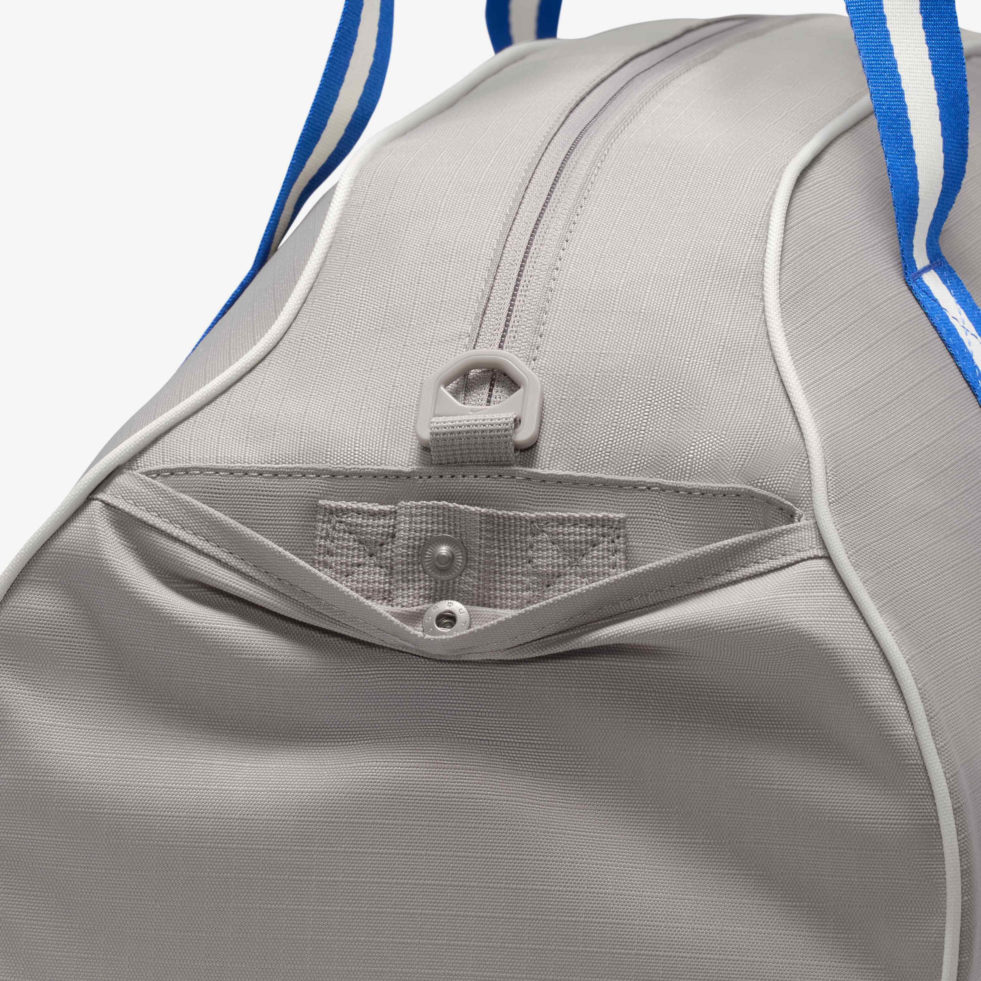 Nike Gym Club image number 7