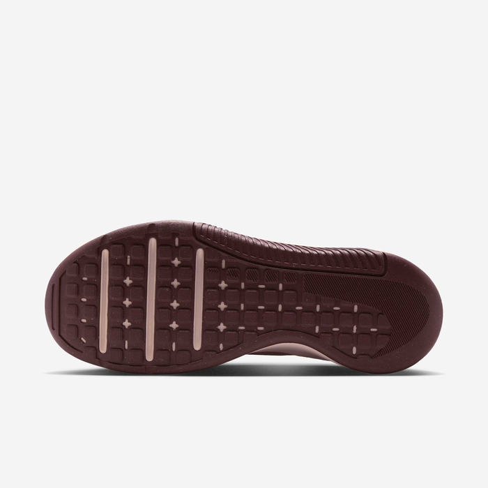 نايكي أم سي ترينر 3 image number 1 نايكي أم سي ترينر 3 image number 1