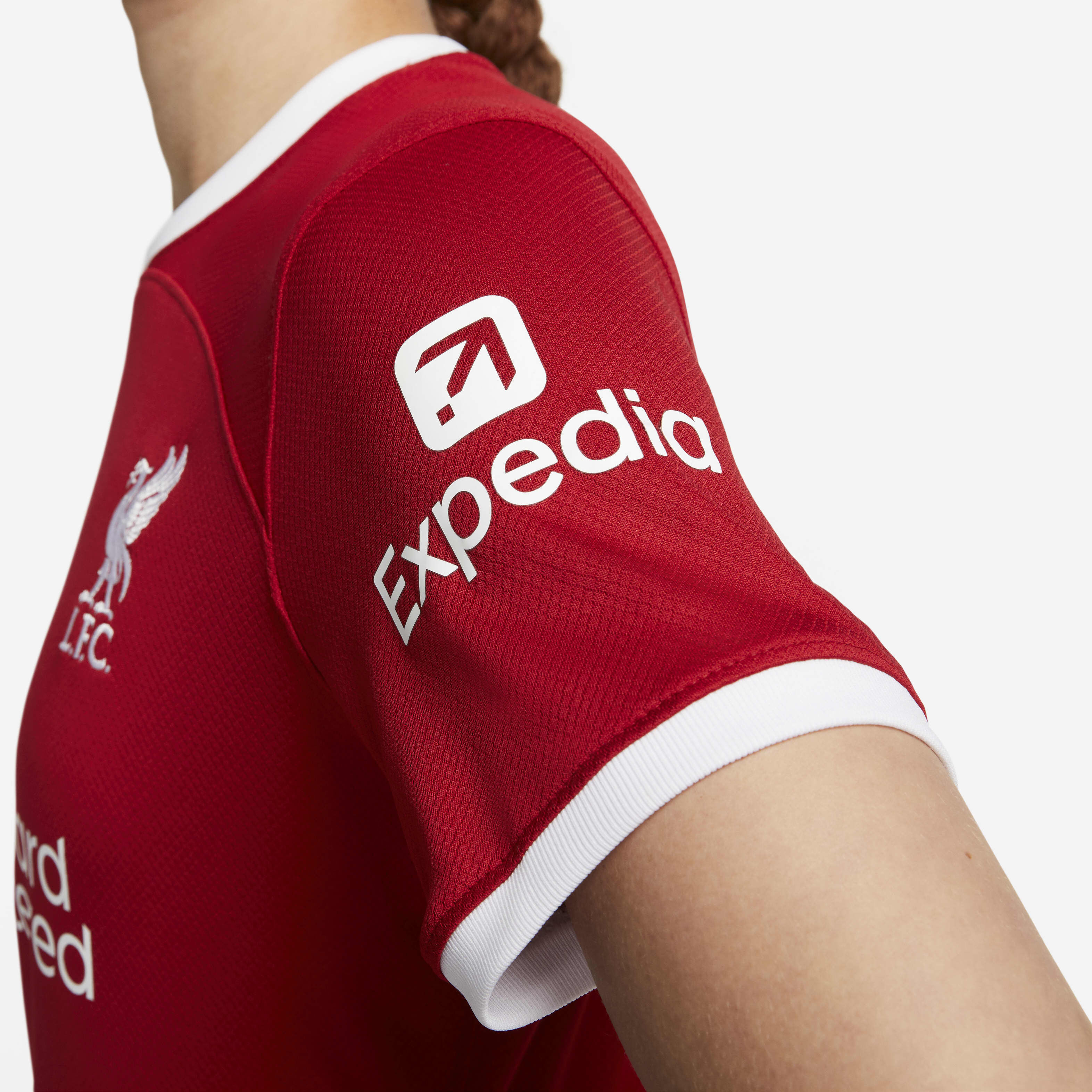 ليفربول F.C. 2023/24 ستاديوم الأساسي image number 5