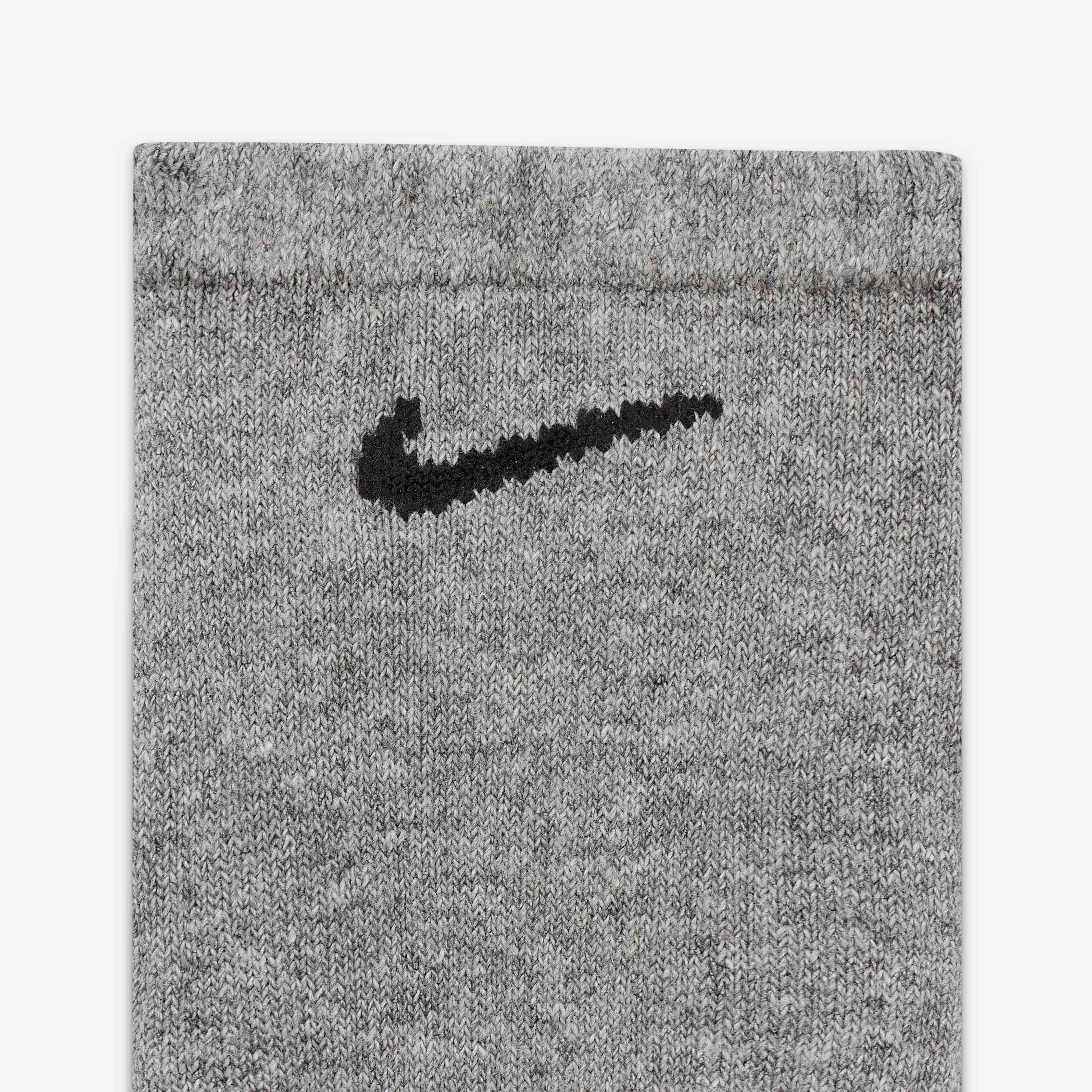 Nike Everyday Cushioned image number 3