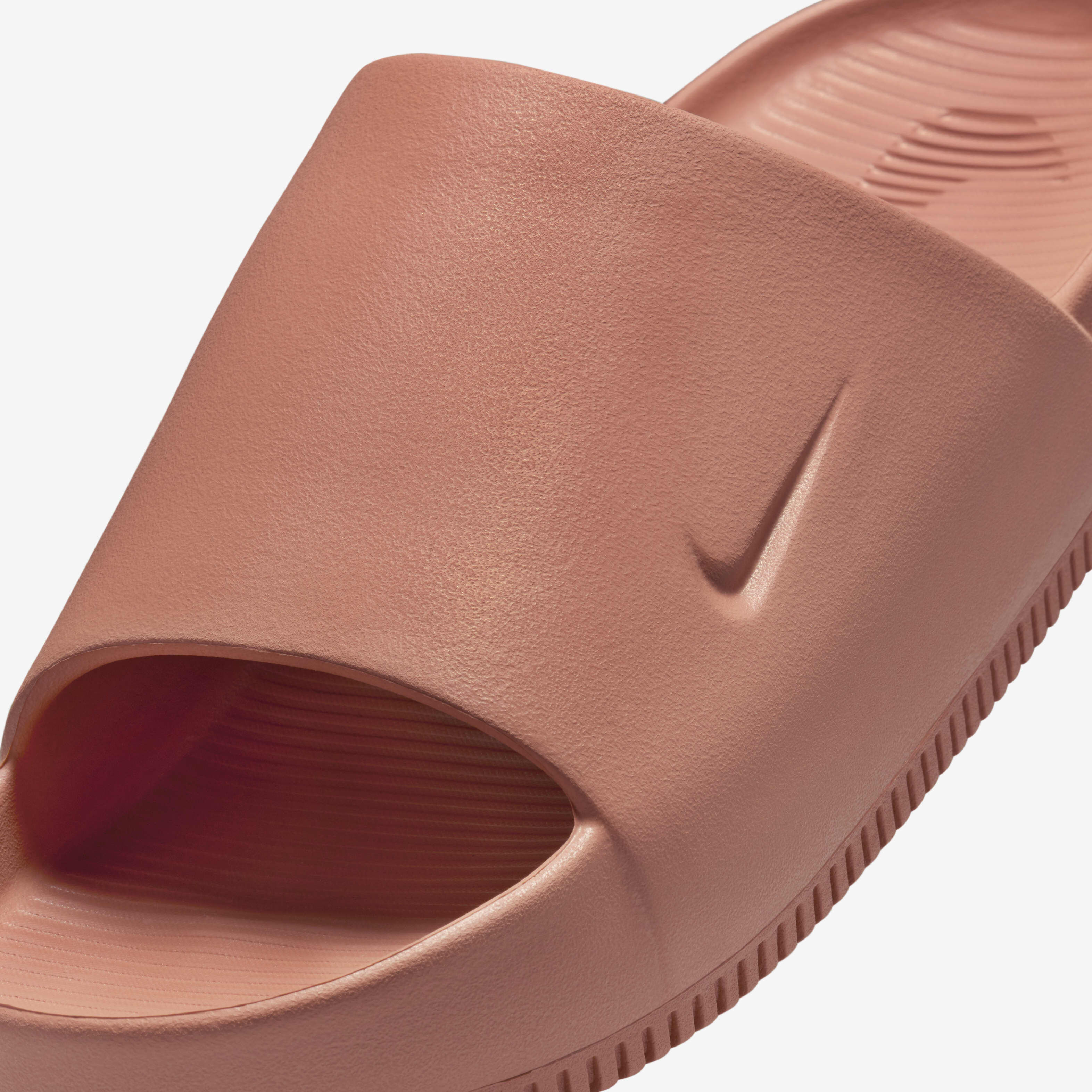 Coral nike slides discount