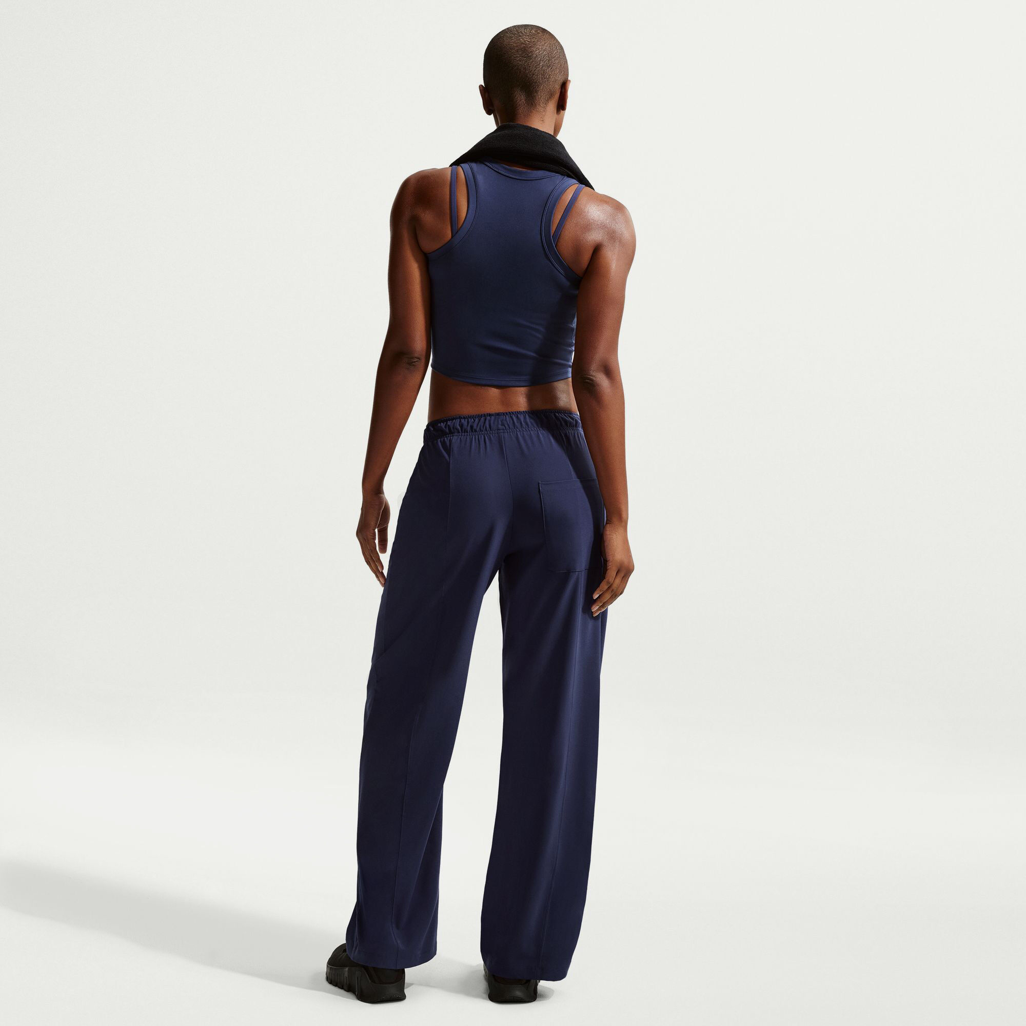 نايكي ون فيتد image number 1