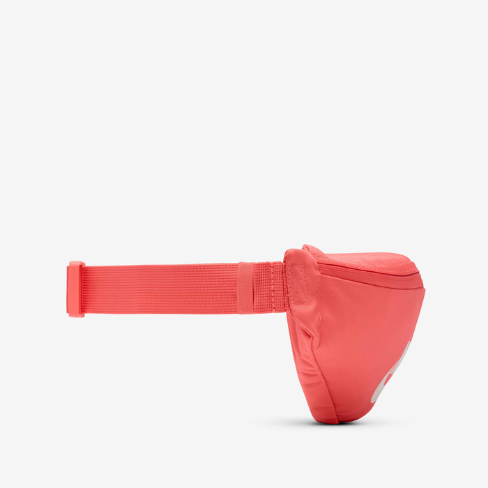 نايكي هيرتج image number 1 نايكي هيرتج image number 1