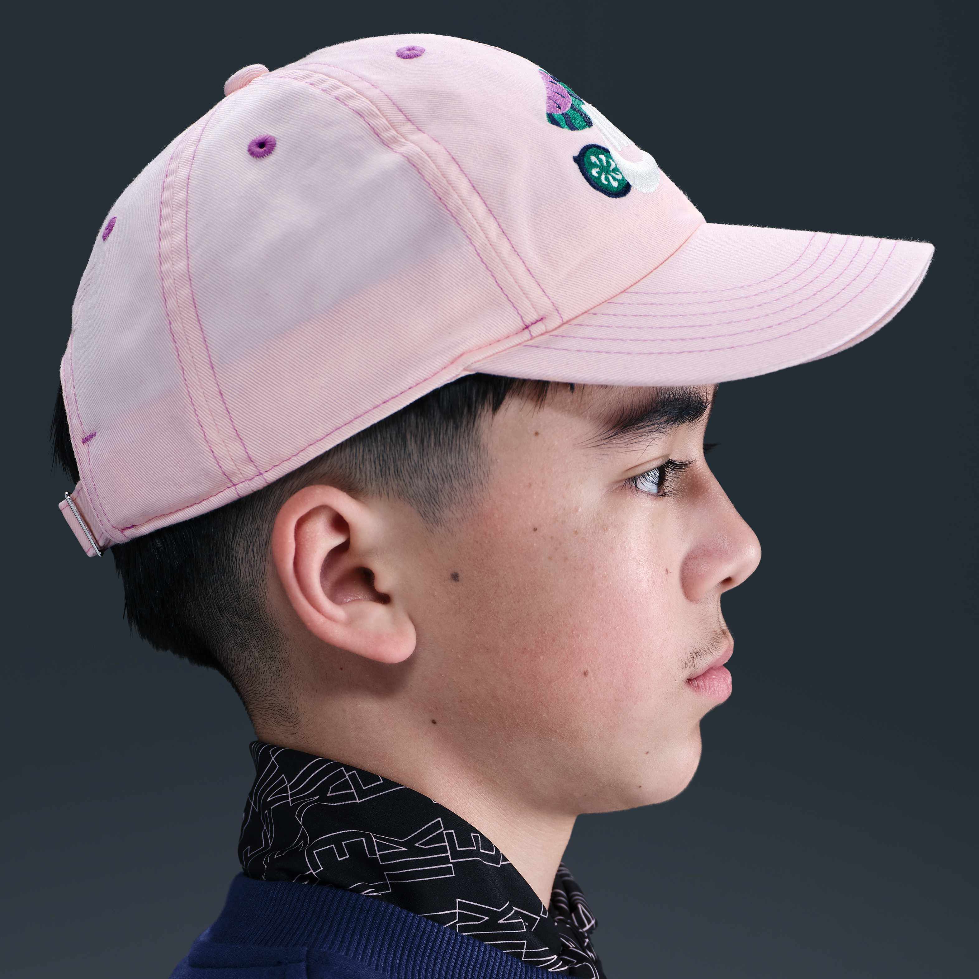 Nike Club image number 3