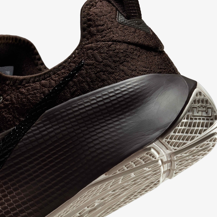 LeBron TR 1 image number 7 LeBron TR 1 image number 7