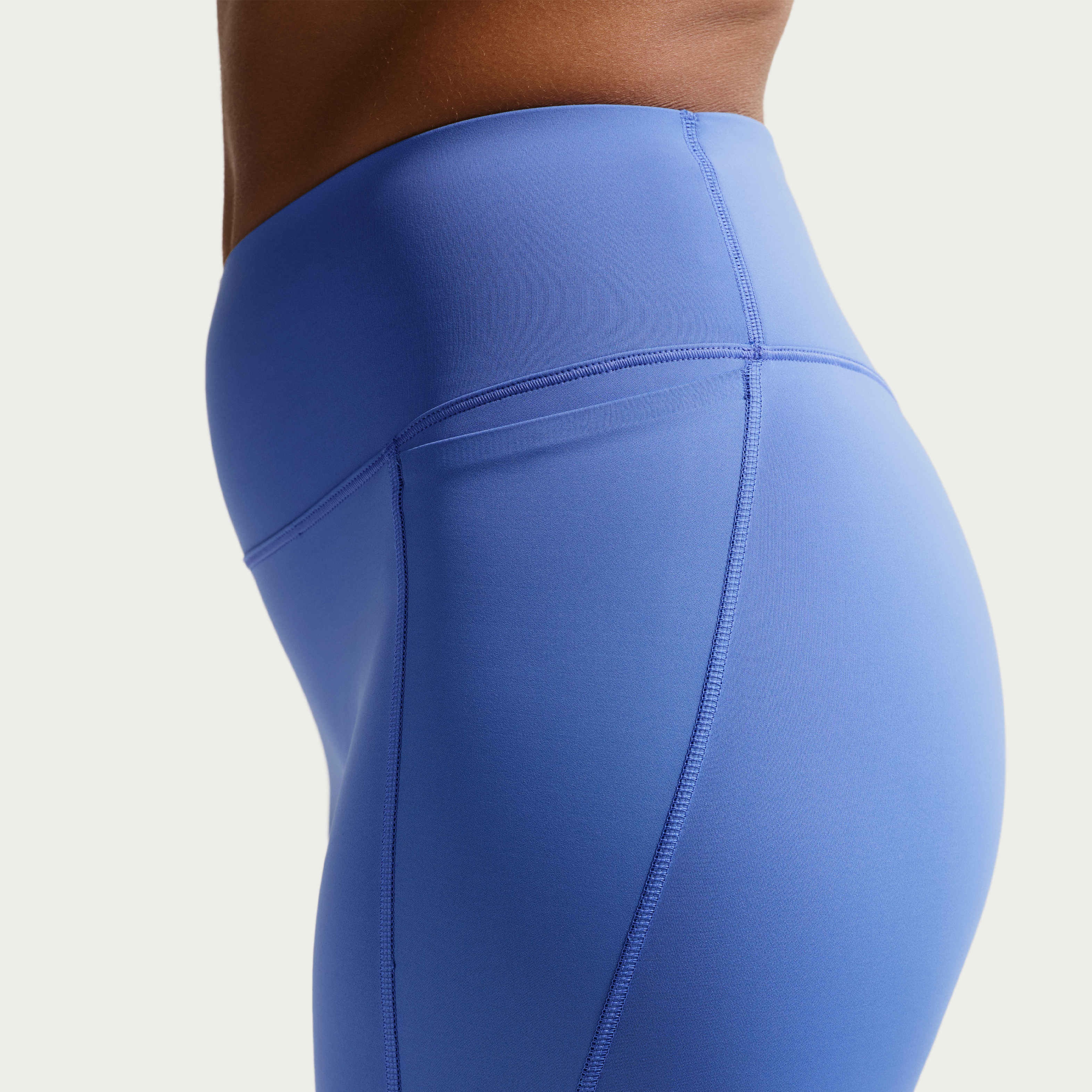 Nike Universa image number 6