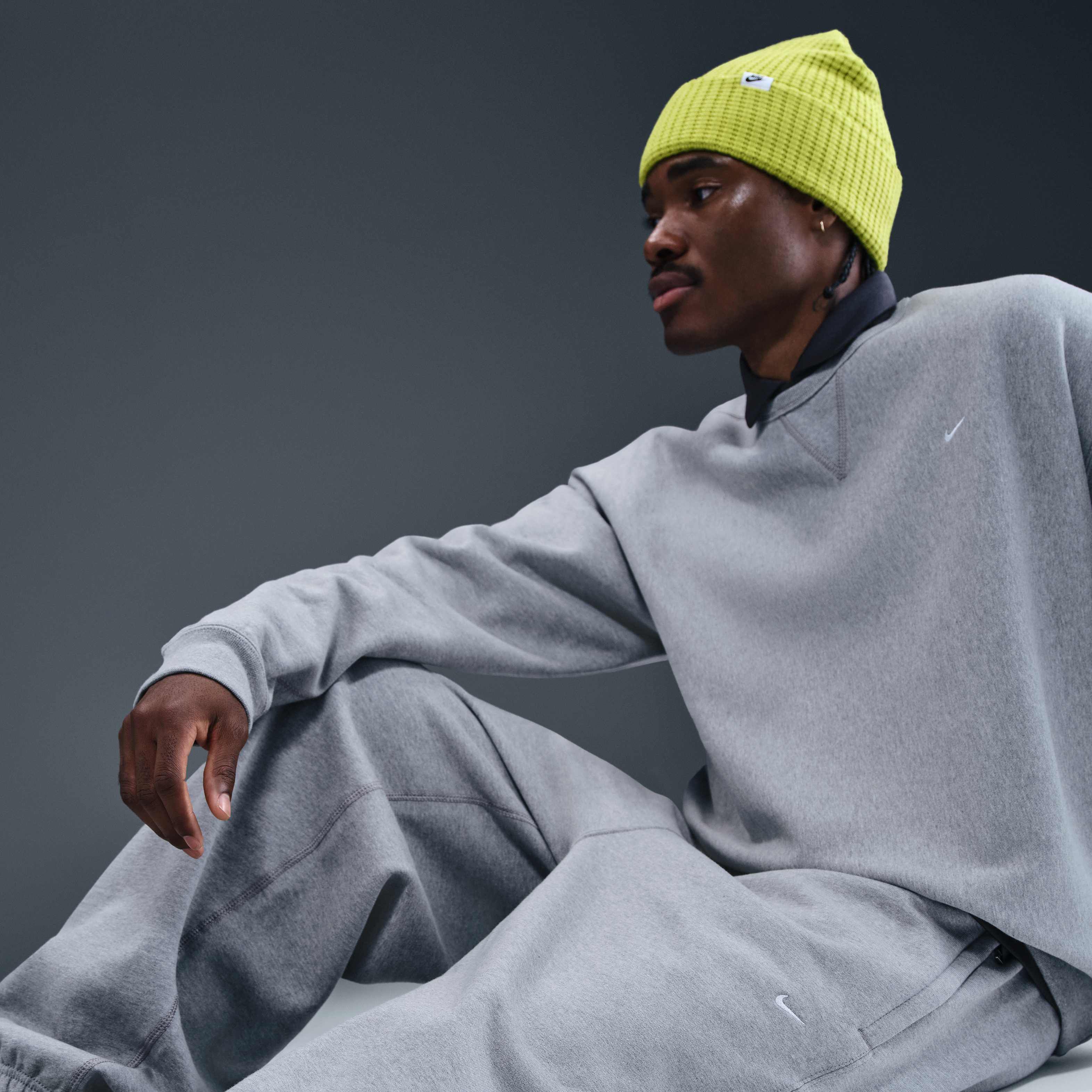 Nike Solo Swoosh image number 4